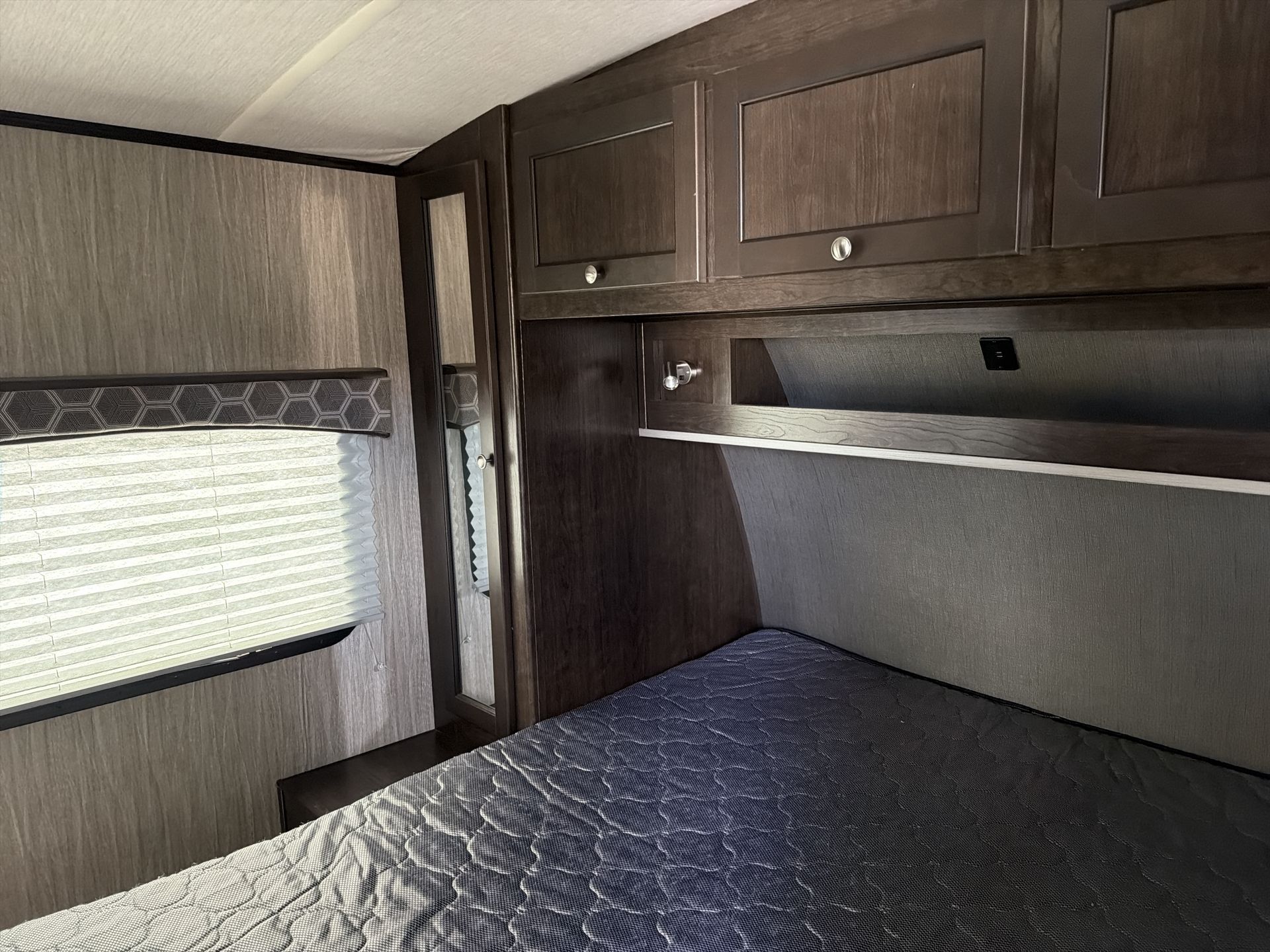 2019 Cruiser RV Shadow Cruiser SC240BHS - Image 24