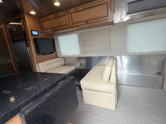 2021 AIRSTREAM CLASSIC 30RB - Image 12