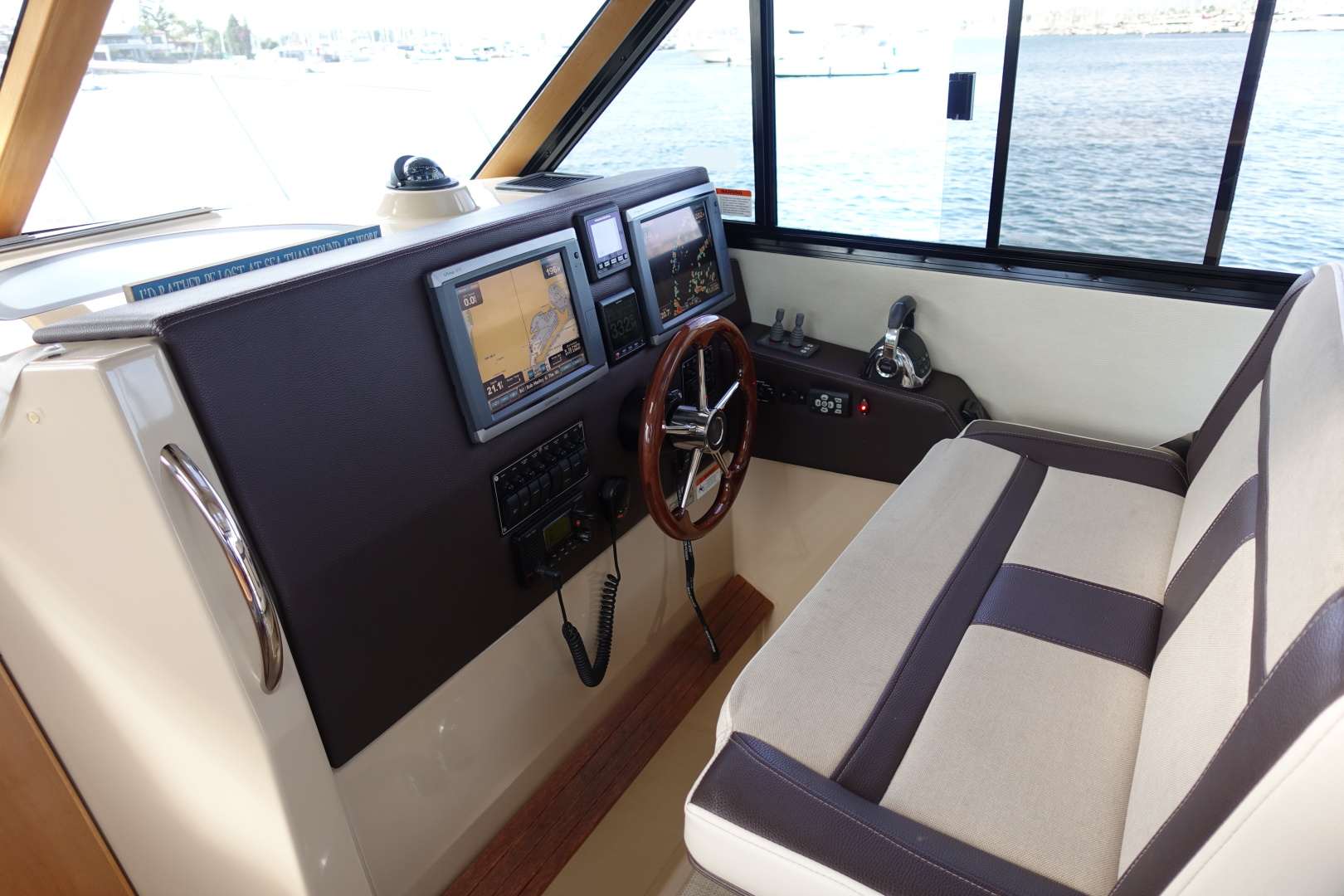 2015 Cutwater 30 Sedan - Image 2