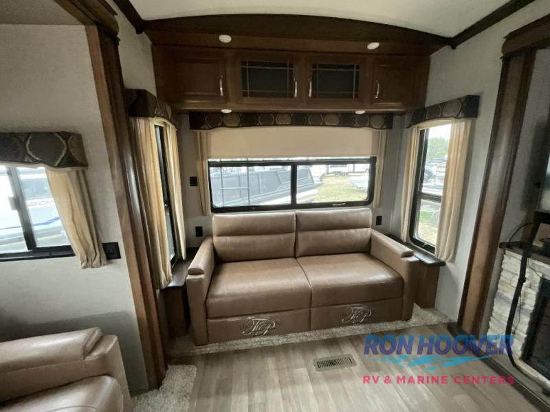 2018 KEYSTONE 3950BR - Image 8