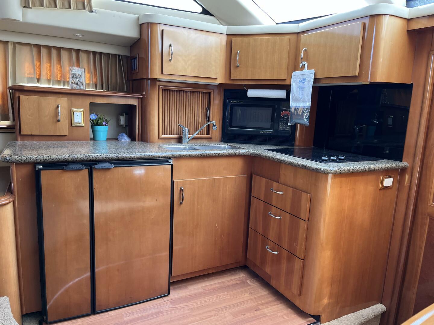 2005 Carver 396 - Image 35