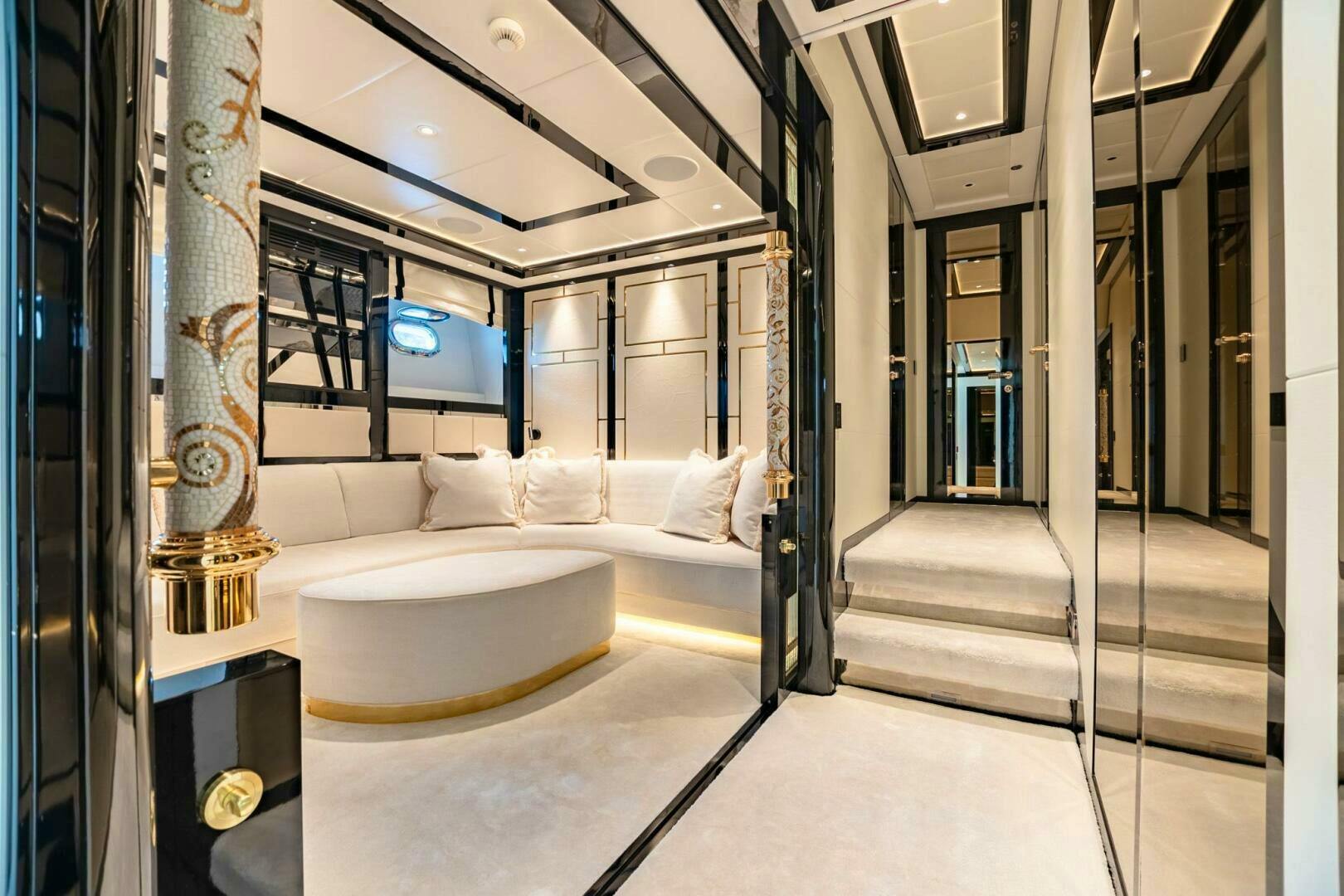 2013 Overmarine Mangusta 108 - Image 18