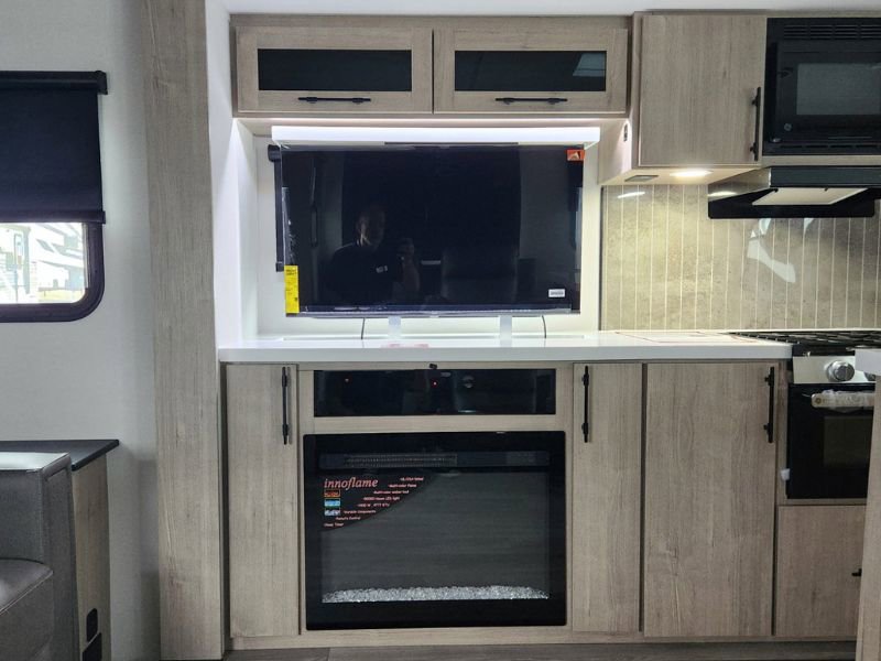 2026 GRAND DESIGN IMAGINE 2970RL - Image 9
