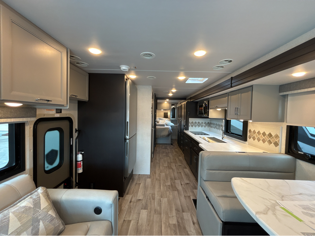 2026 THOR MOTOR COACH PALAZZO 33.6 - Image 7
