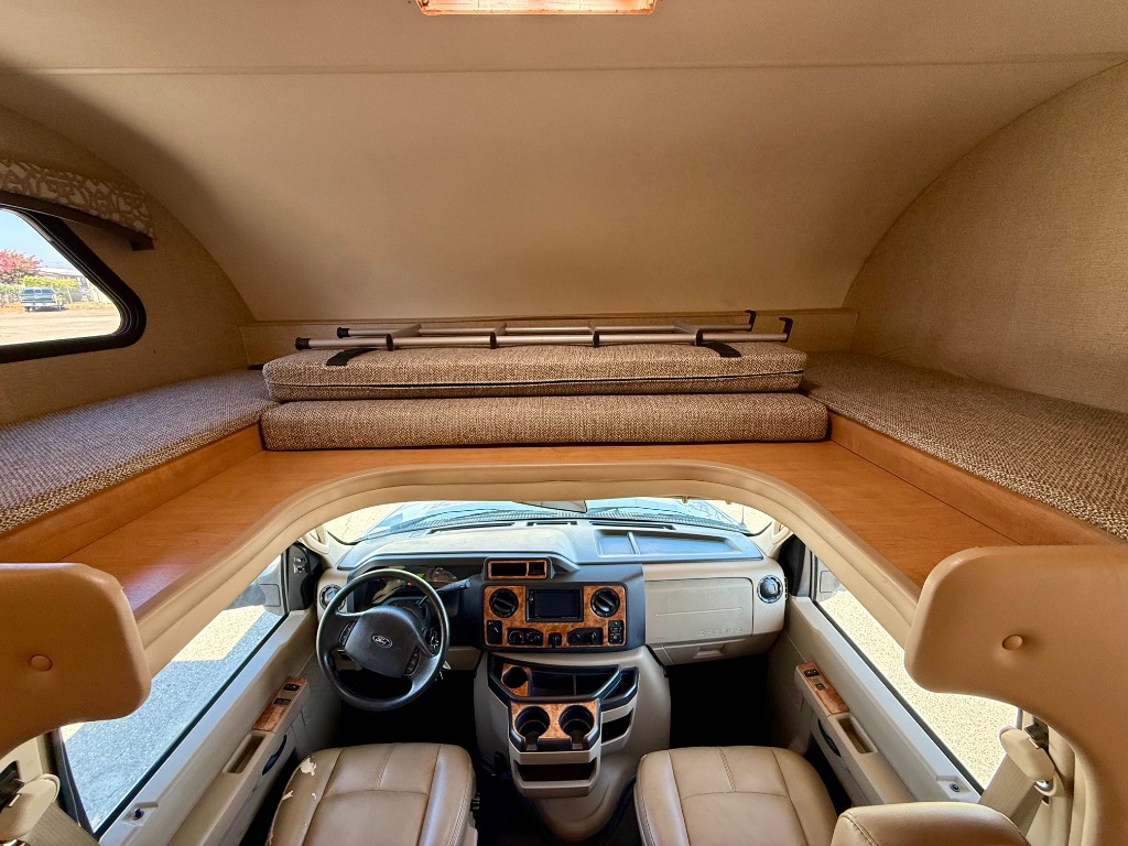 2017 Chateau 28Z - Image 10