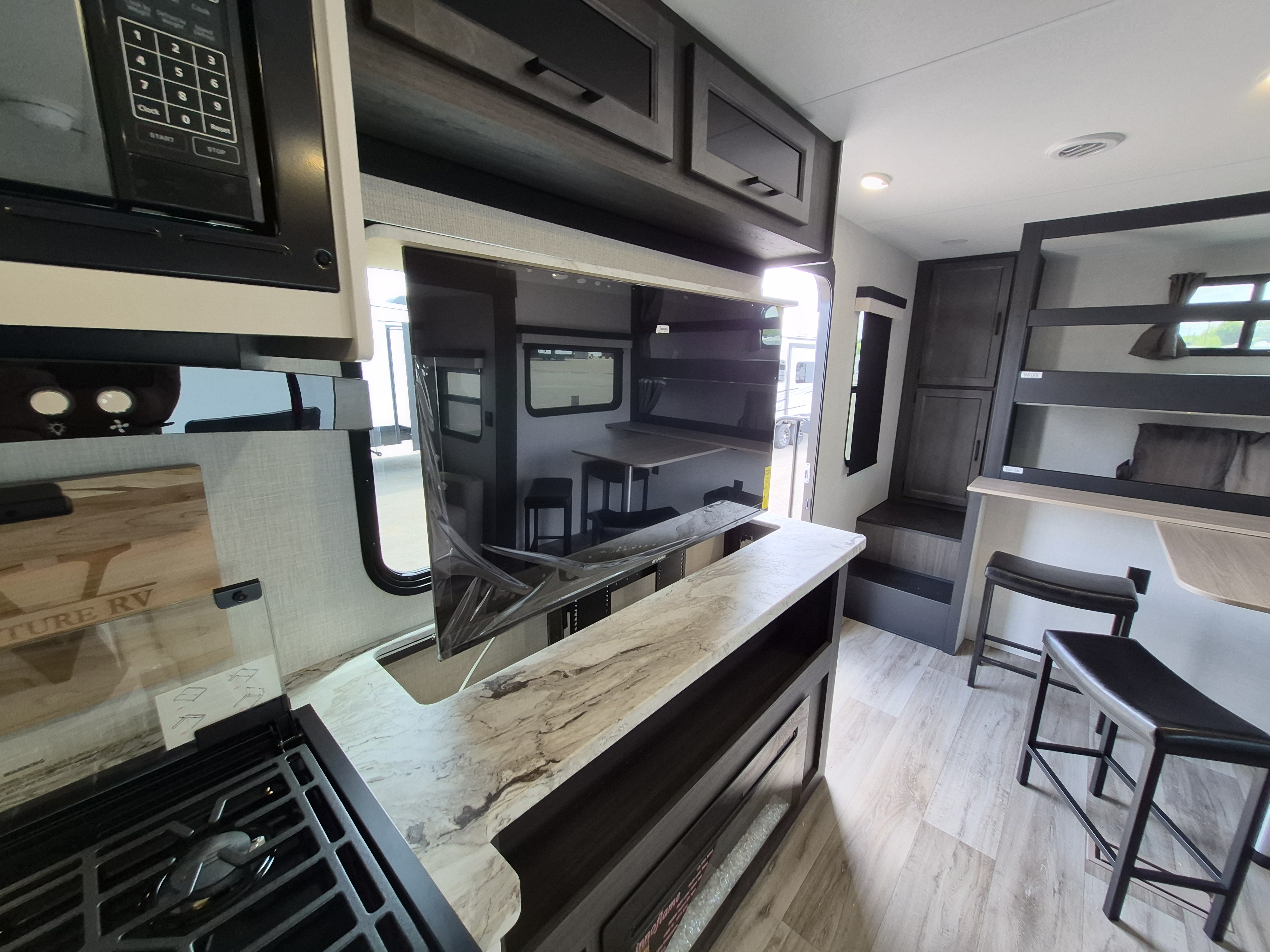 2026 VENTURE RV SPORTTREK 271VBH - Image 17
