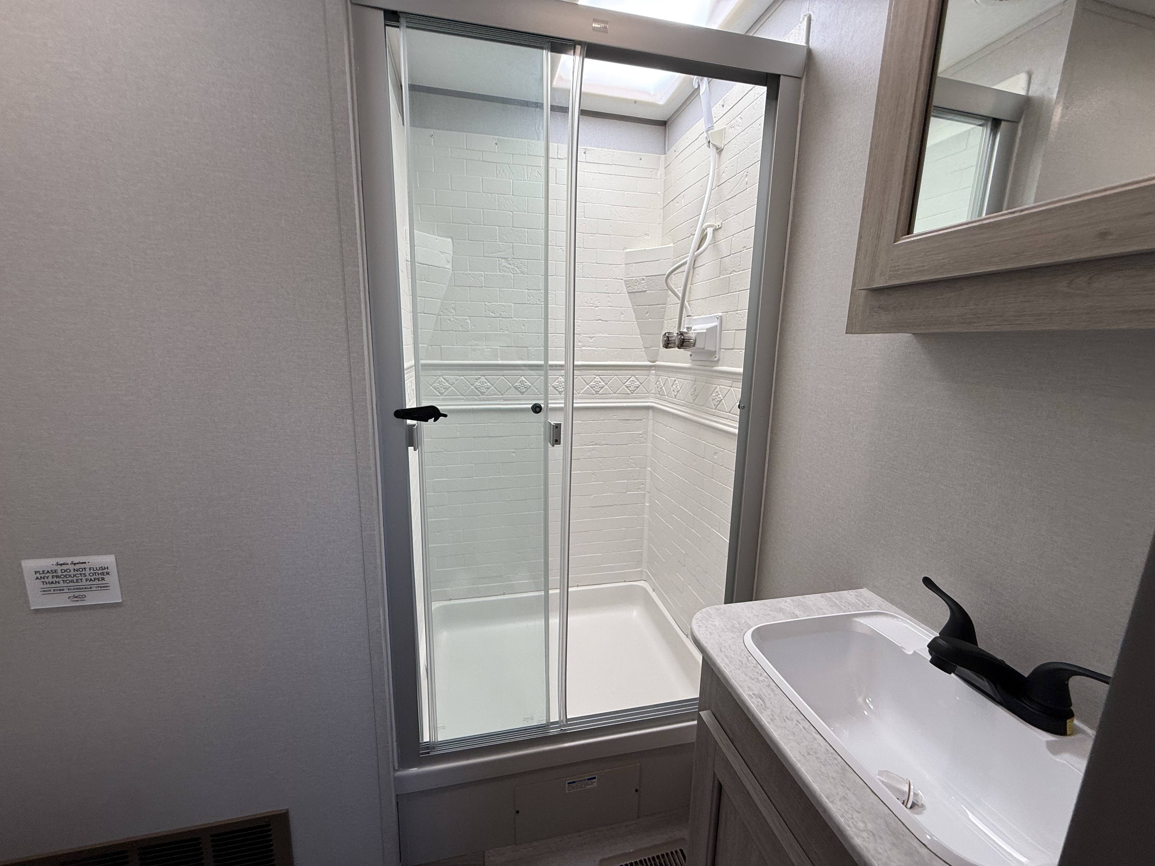 2024 Coachmen Catalina Legacy Edition 283FEDS - Image 17