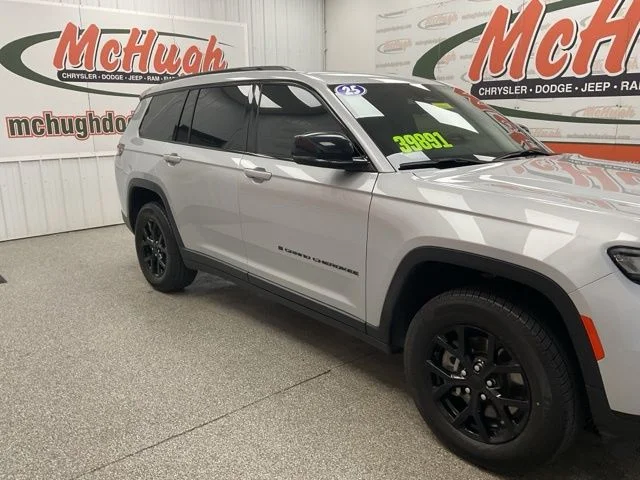 2025 Jeep Grand-Cherokee-L Laredo Altitude 4x4 - Image 4