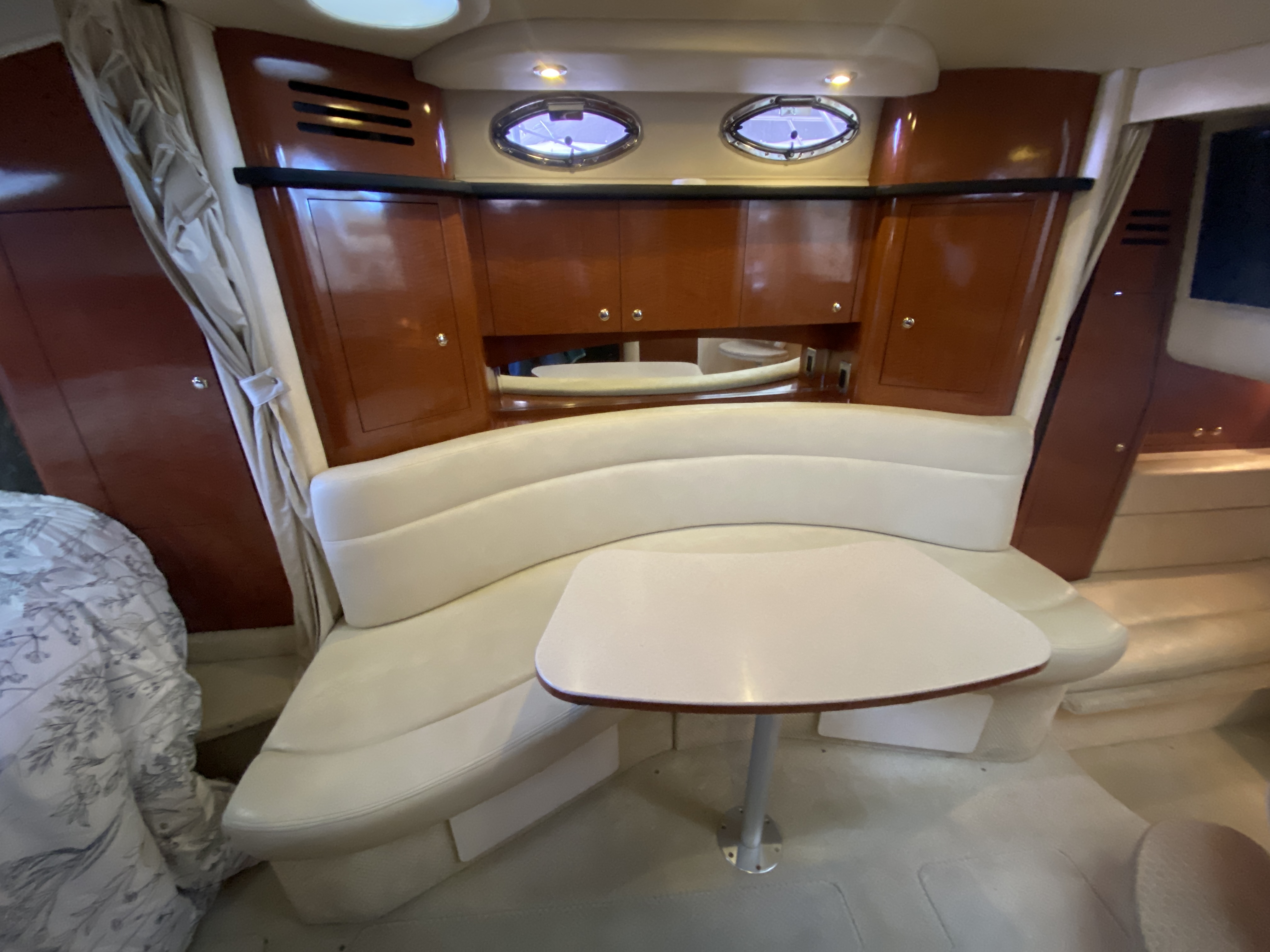 2004 Sea Ray Sundancer 320 - Image 33