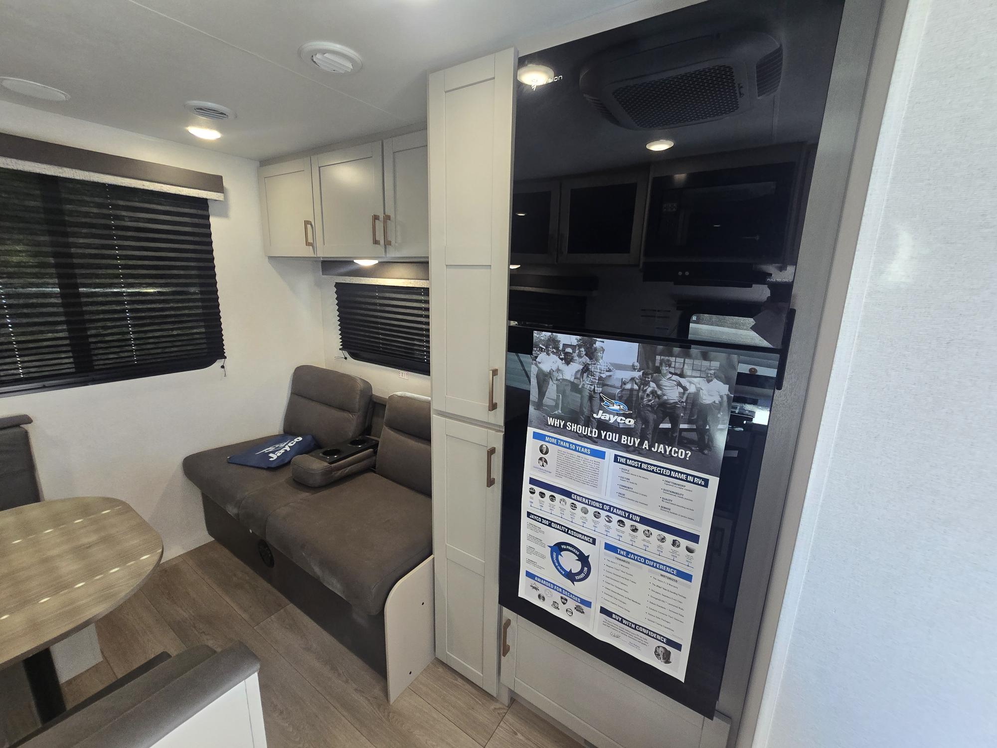 2027 Jayco Jay Flight SLX 210QB - Image 25