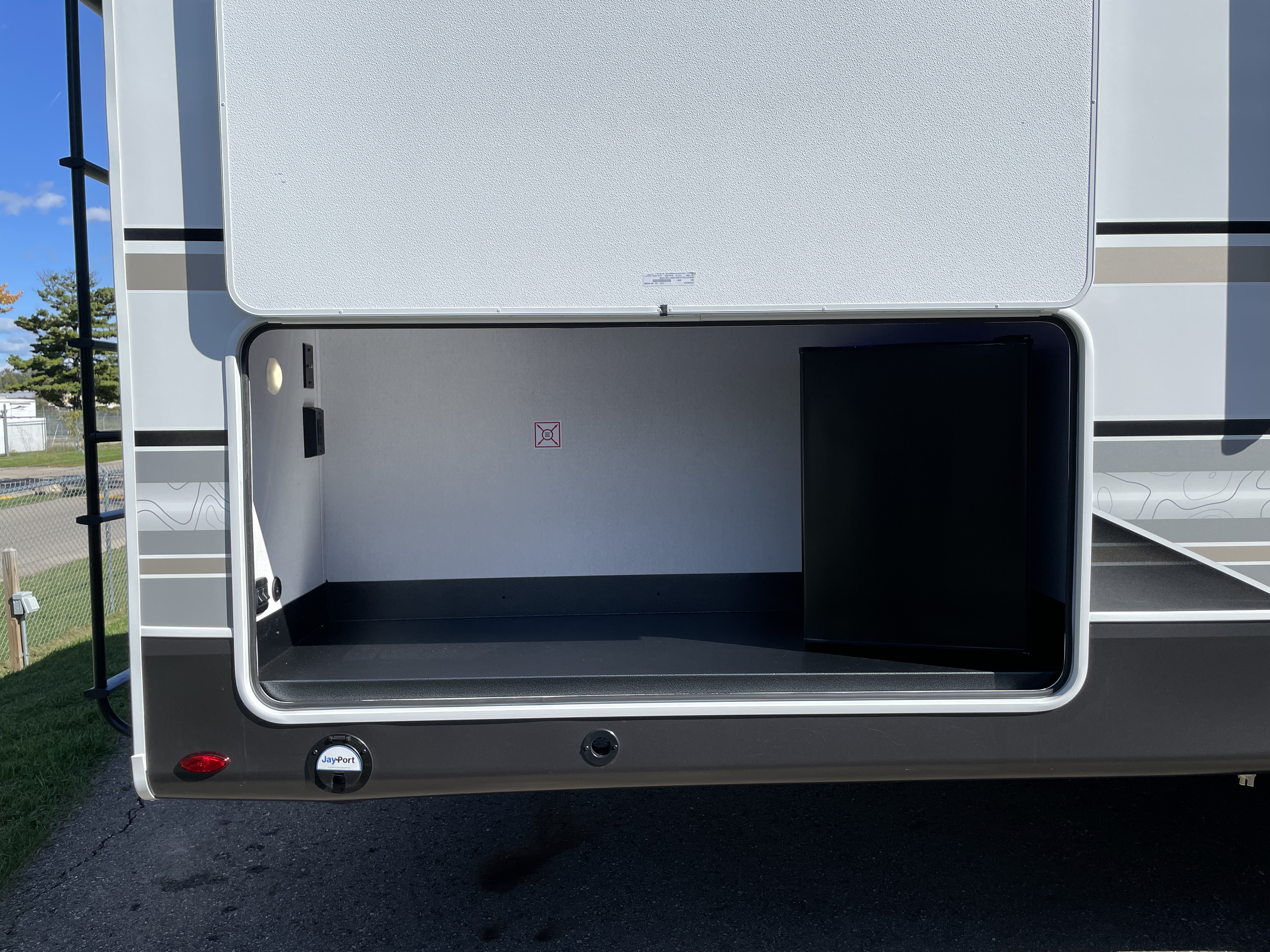 2027 Jayco Eagle 31QBH - Image 3