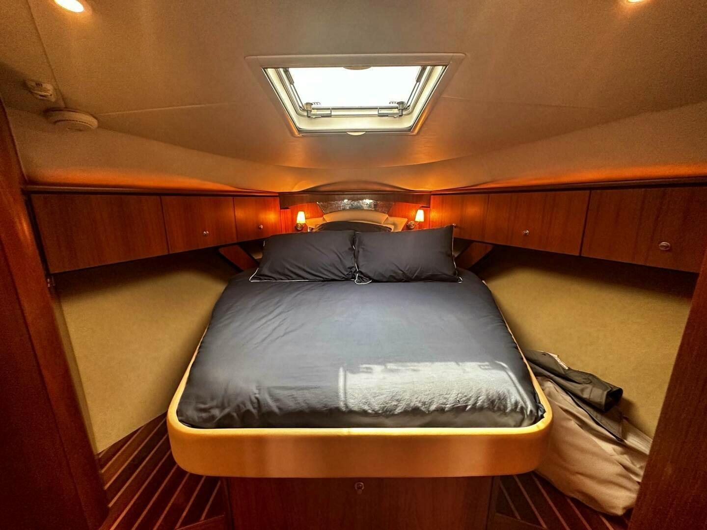 2008 Tiara Yachts - Image 10