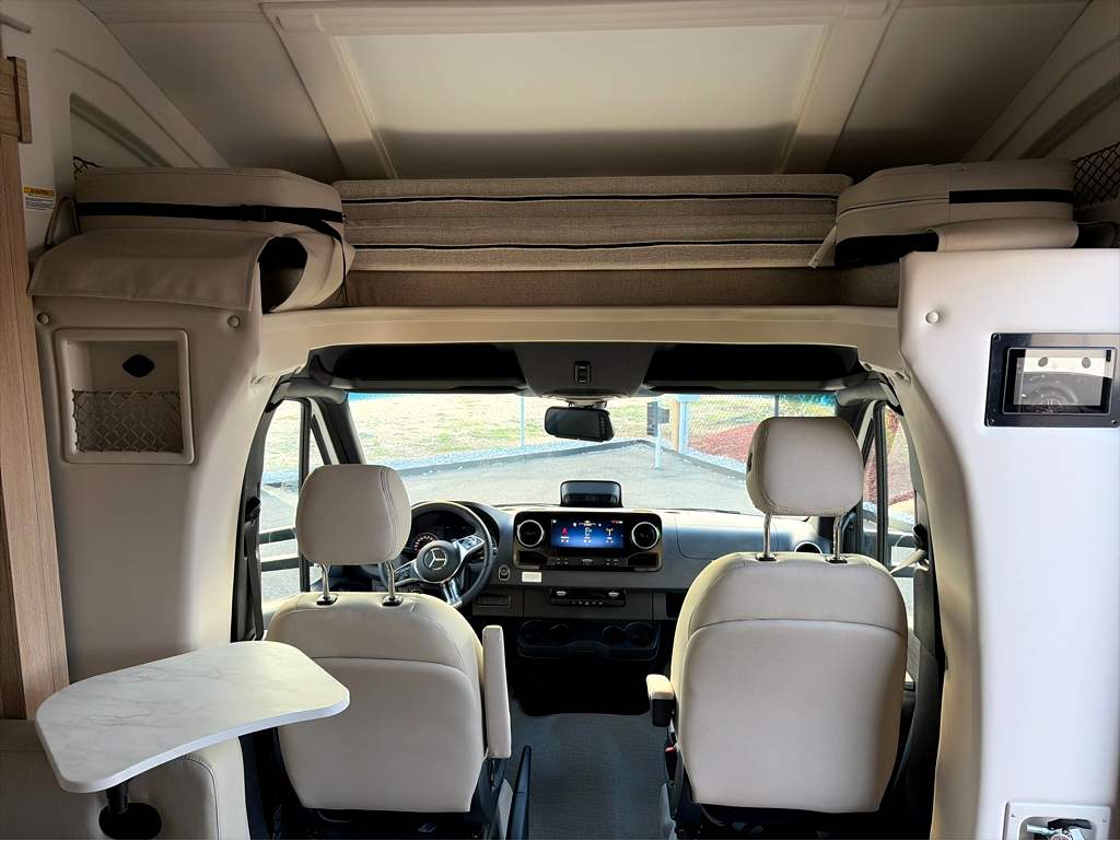 2027 THOR MOTOR COACH TIBURON 24XL - Image 11