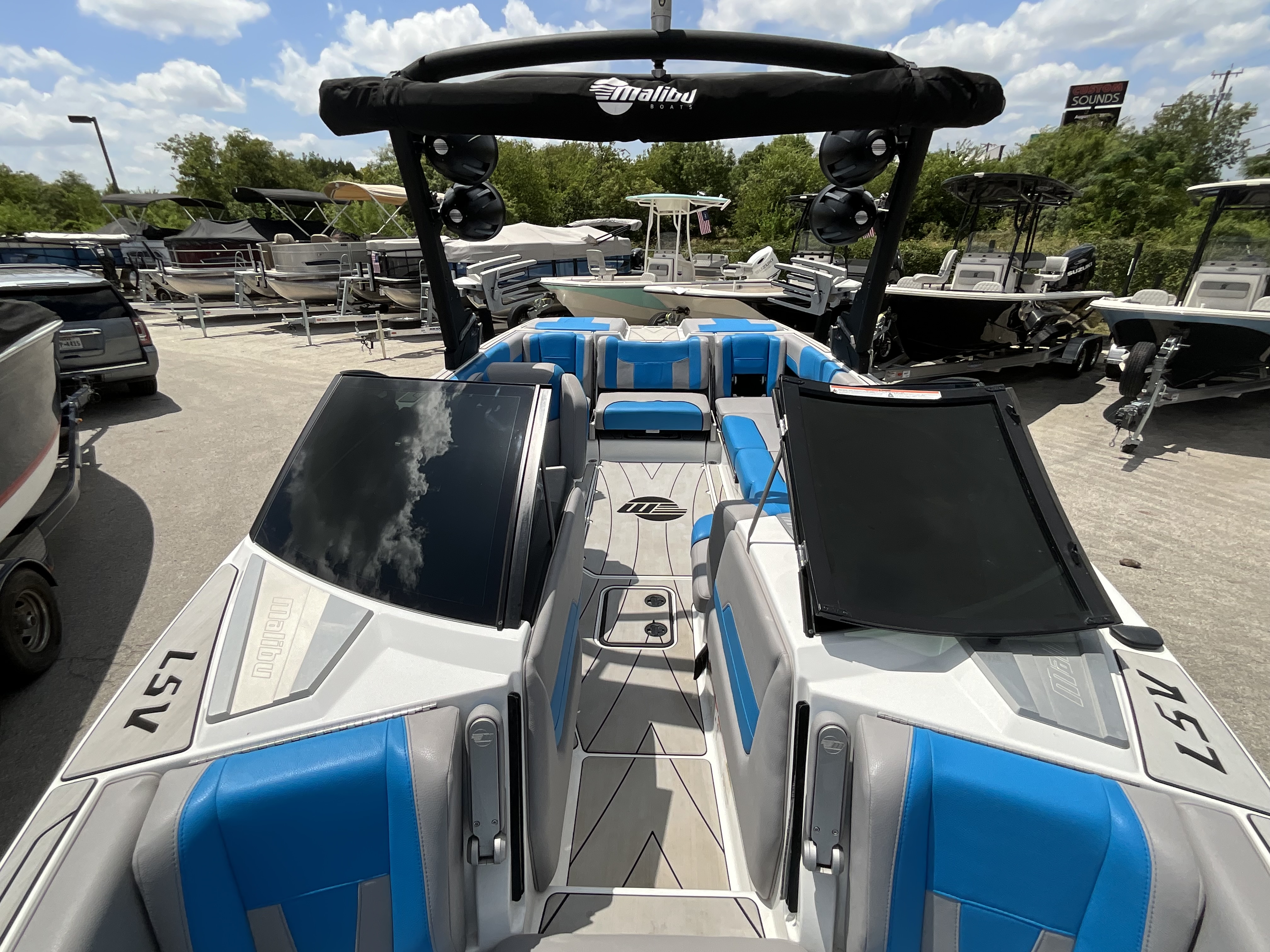2022 MALIBU 23LSV - Image 33