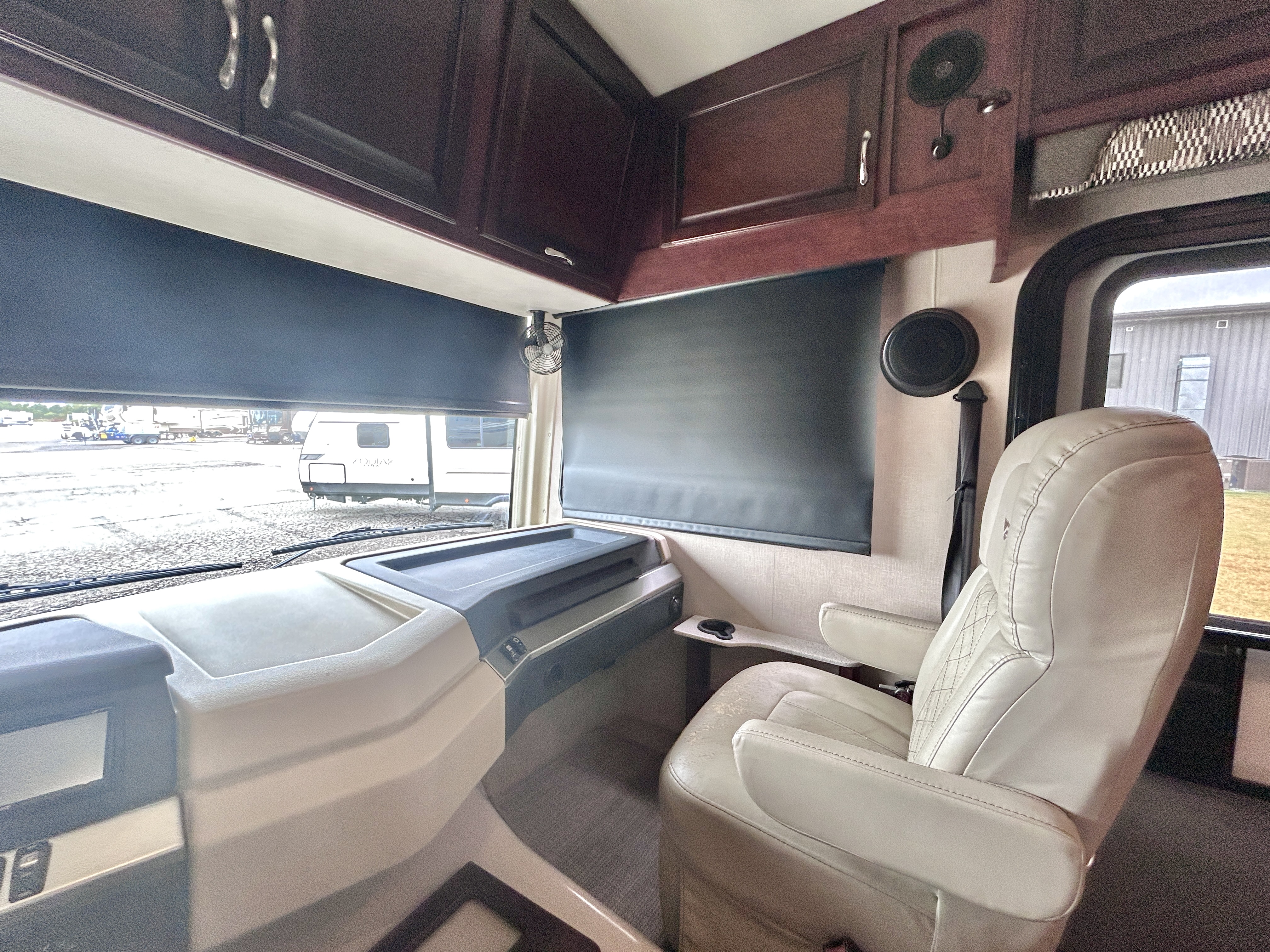 2017 Fleetwood Bounder 36Y - Image 15