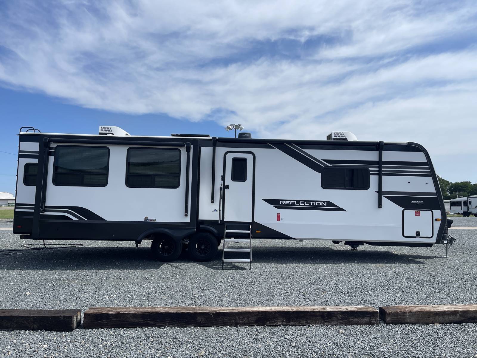 2026 Grand Design Reflection Travel Trailer 345RLTS - Image 8