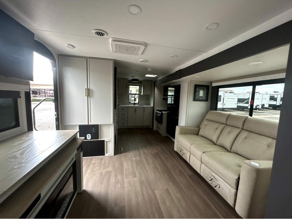 2027 VENTURE RV STRATUS 231VRK - Image 30