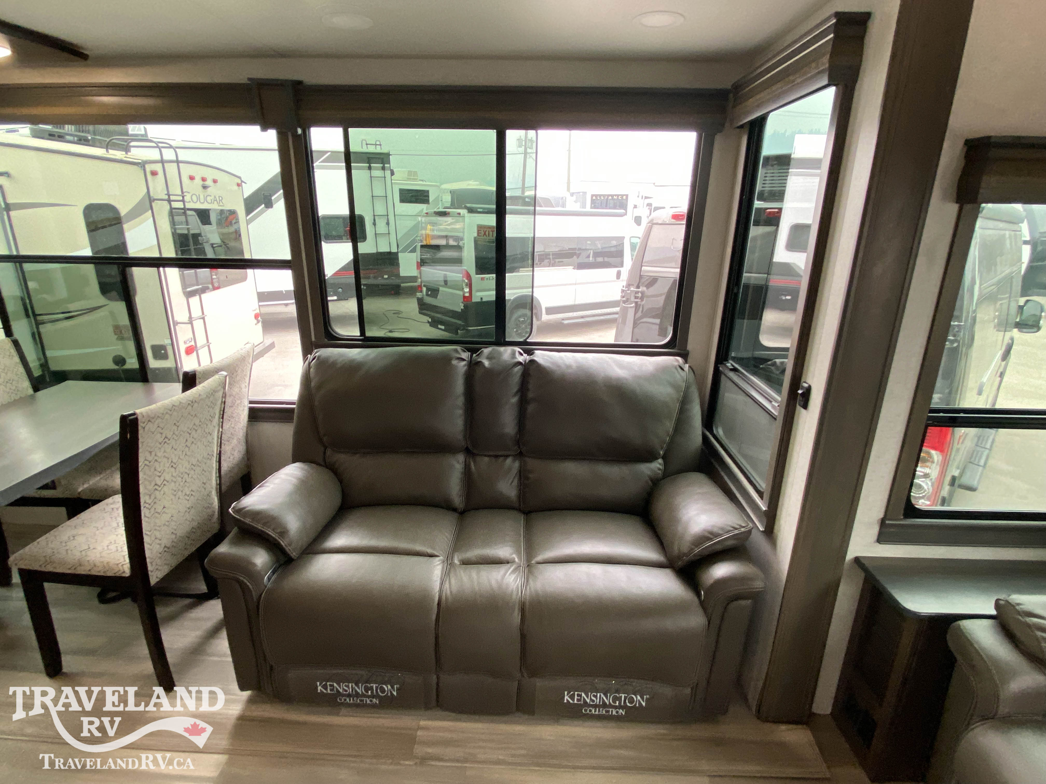 2022 Alliance RV Paradigm 310RL - Image 13
