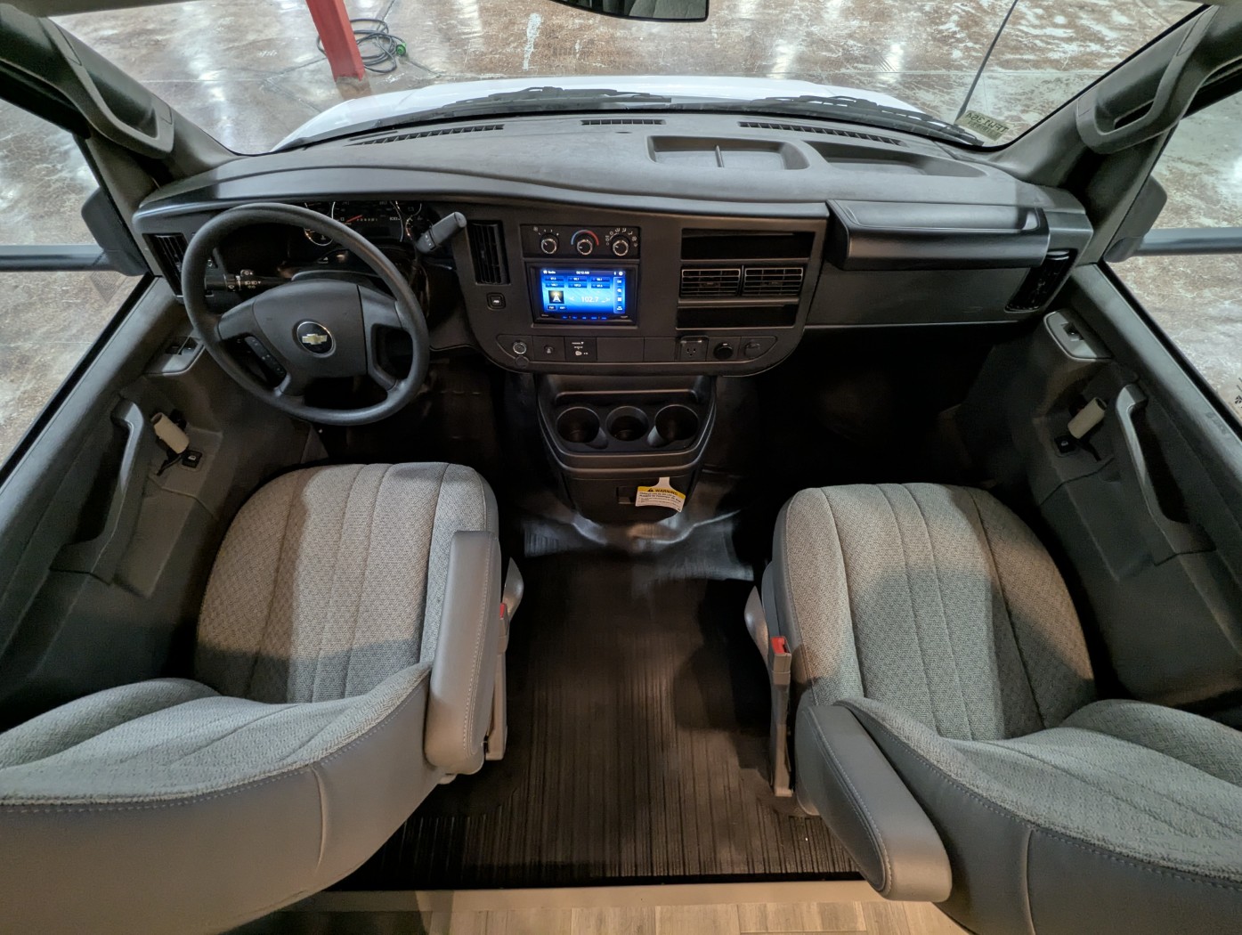 2027 Thor Motor Coach Four Winds 19Z - Image 9