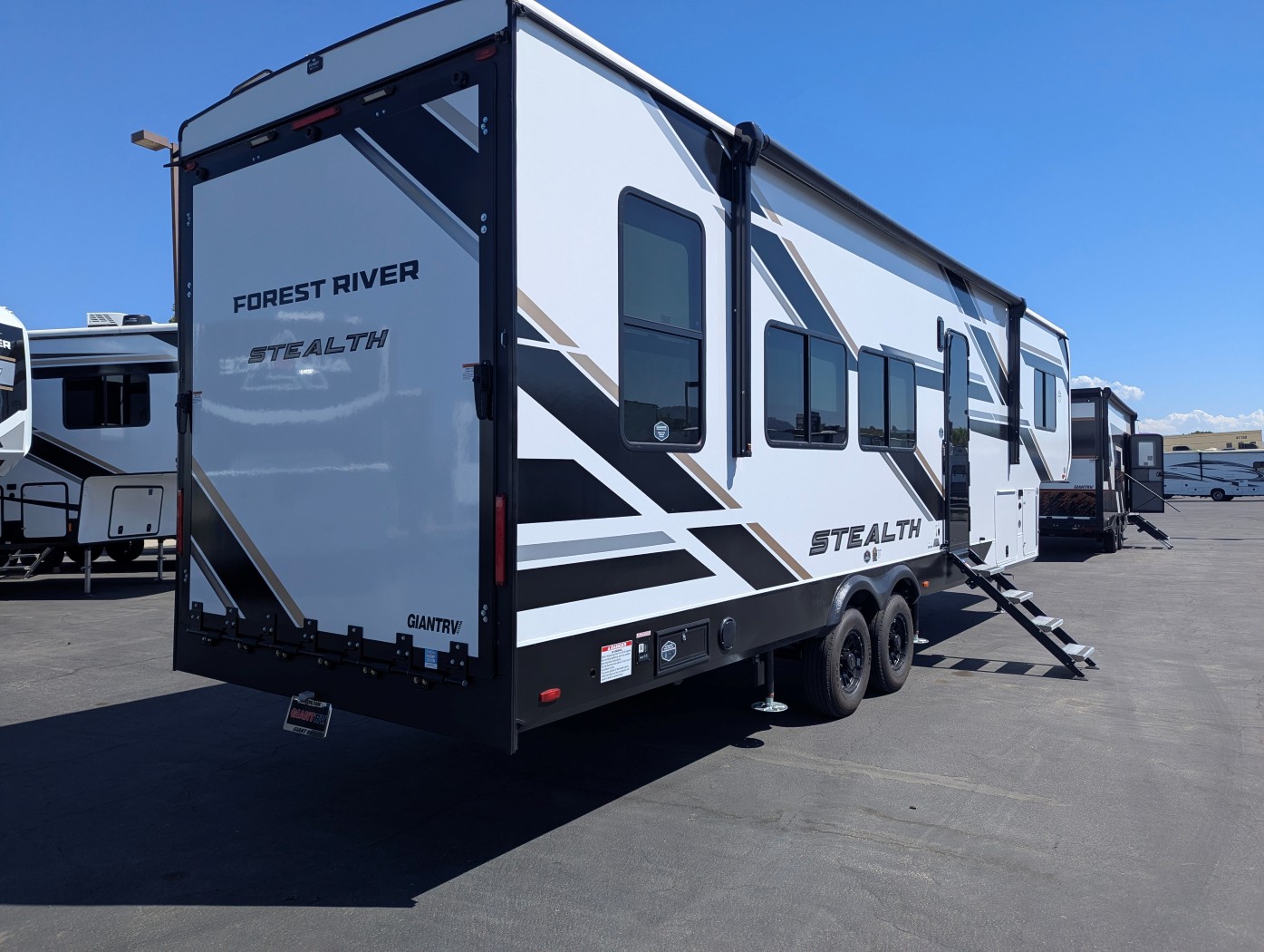 2027 Forest River Stealth 3300 - Image 10