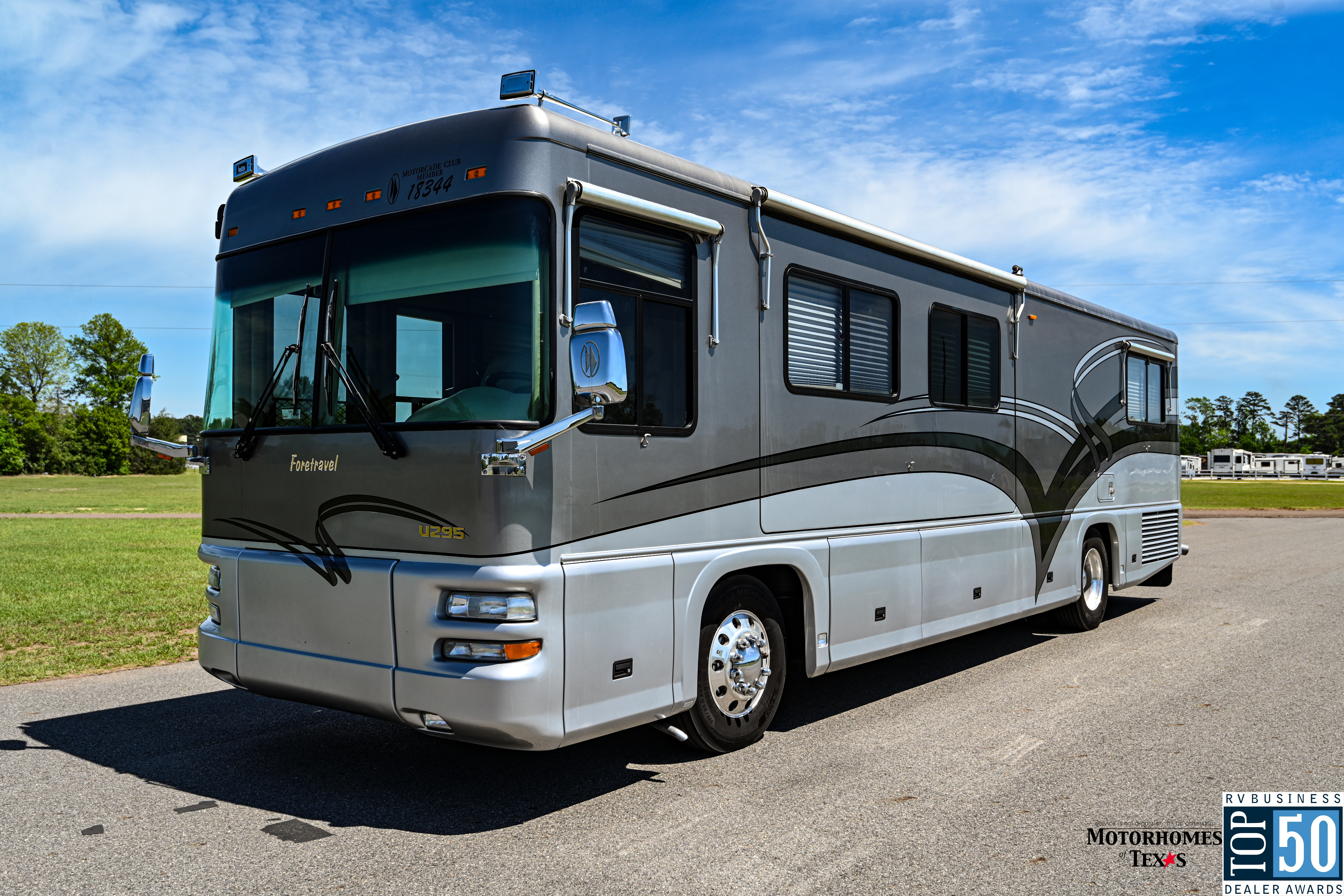 2004 Foretravel U295 3610 WTFS - exterior 19