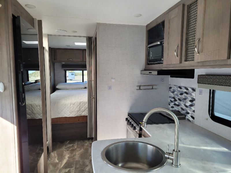 2024 GulfStream Conquest LE 6280LE - Image 8