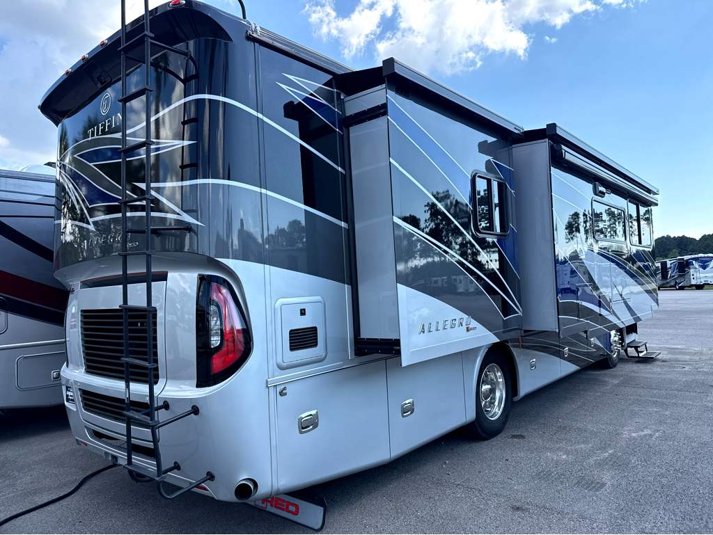2021 TIFFIN ALLEGRO RED 33 AA - Image 4