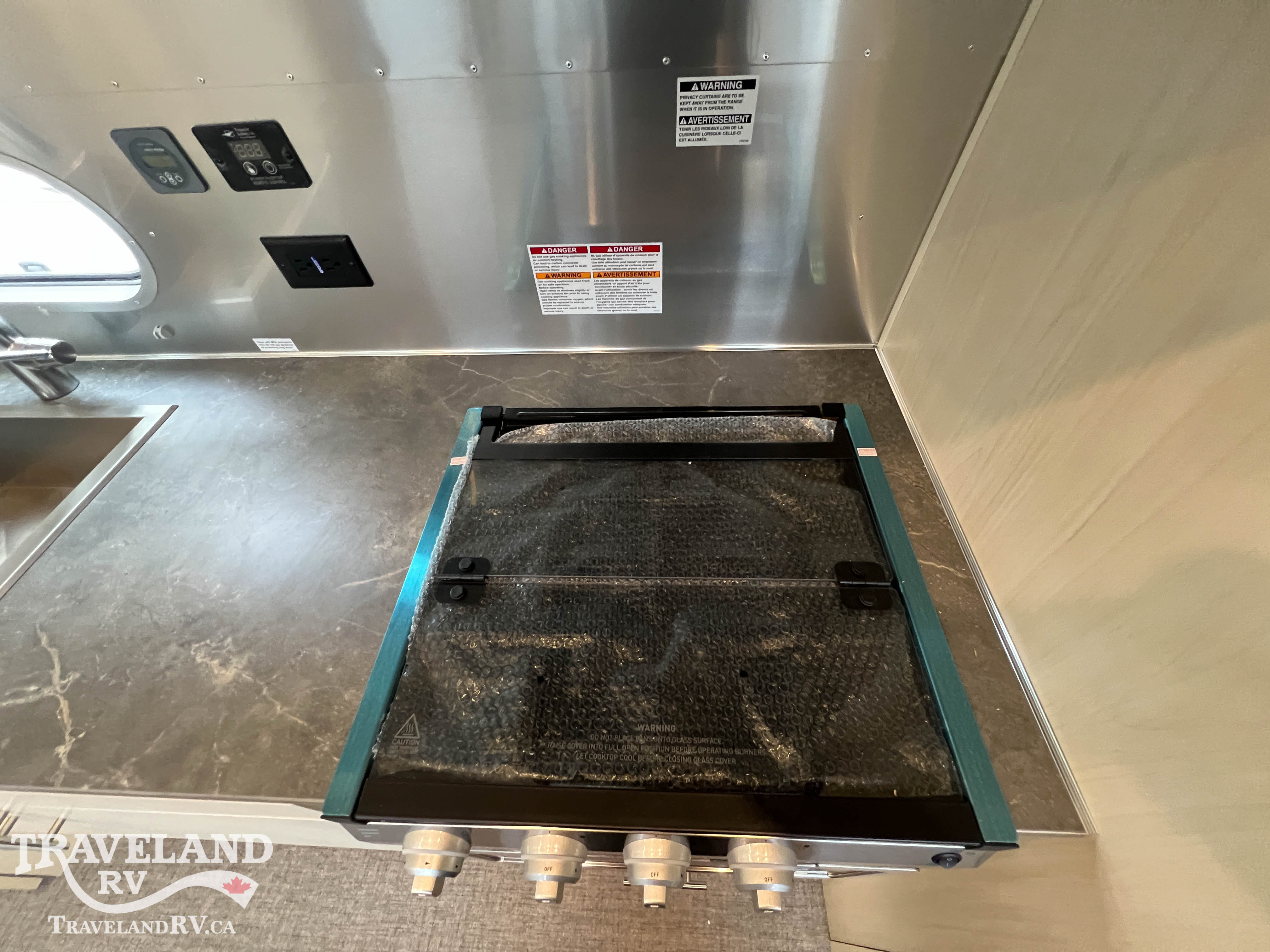 2026 Airstream Flying Cloud 23FBT - Image 14