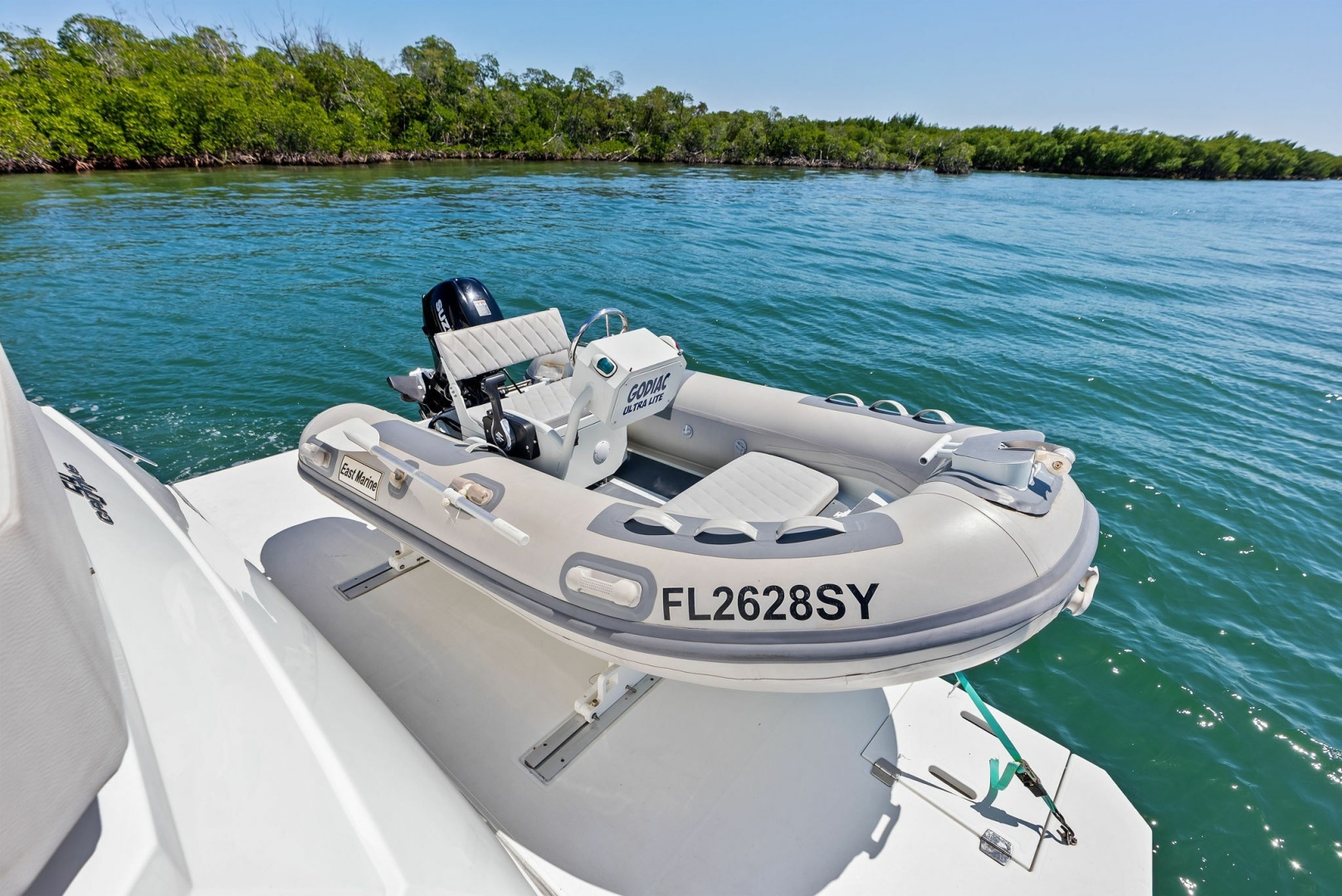 2019 Cruisers Yachts 54 Cantius - Image 17