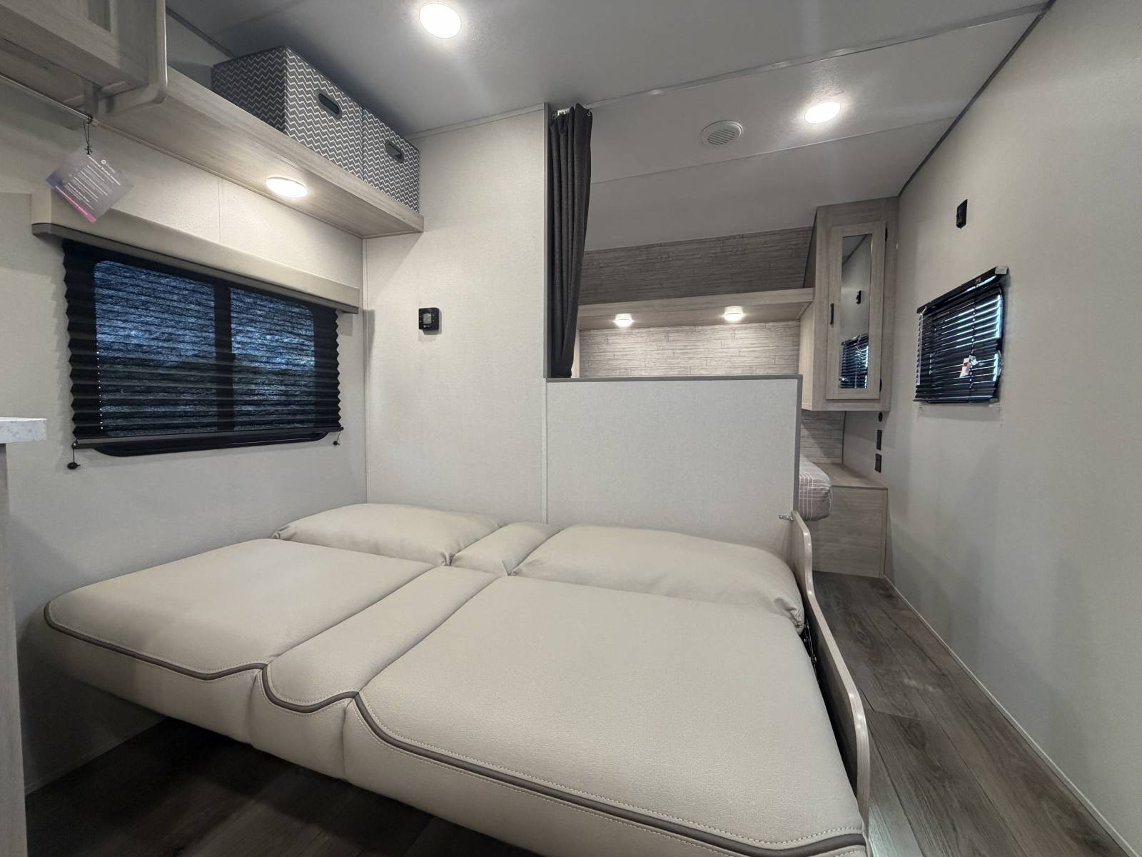 2026 Coachmen Catalina Summit Series 8 261BH - Image 16