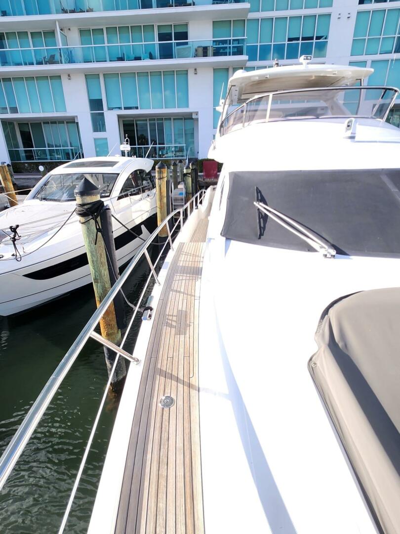 2014 Azimut Flybridge - Image 10