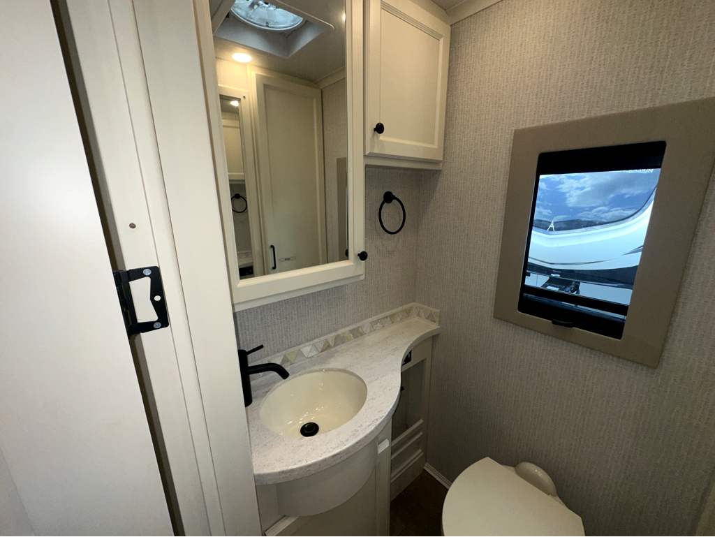 2026 TIFFIN BYWAY 38 CL - Image 23