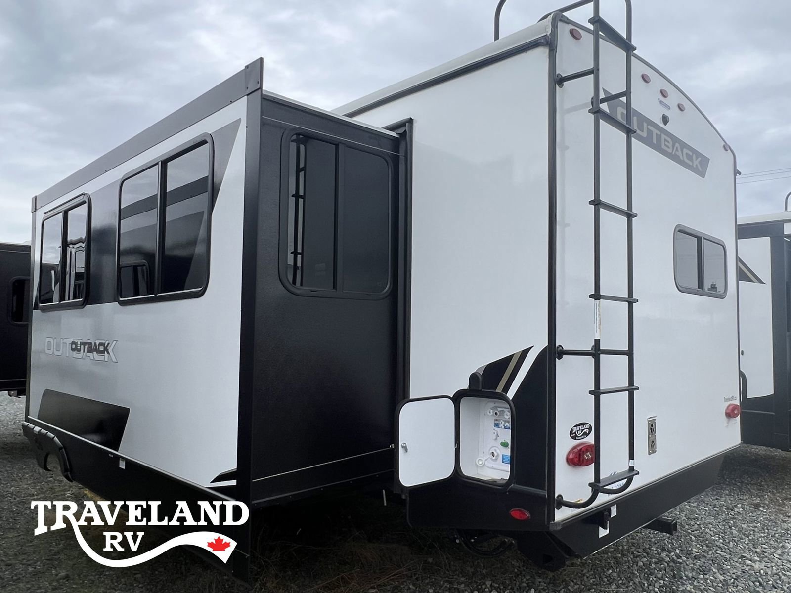 2025 Keystone Outback 332ML - Image 5