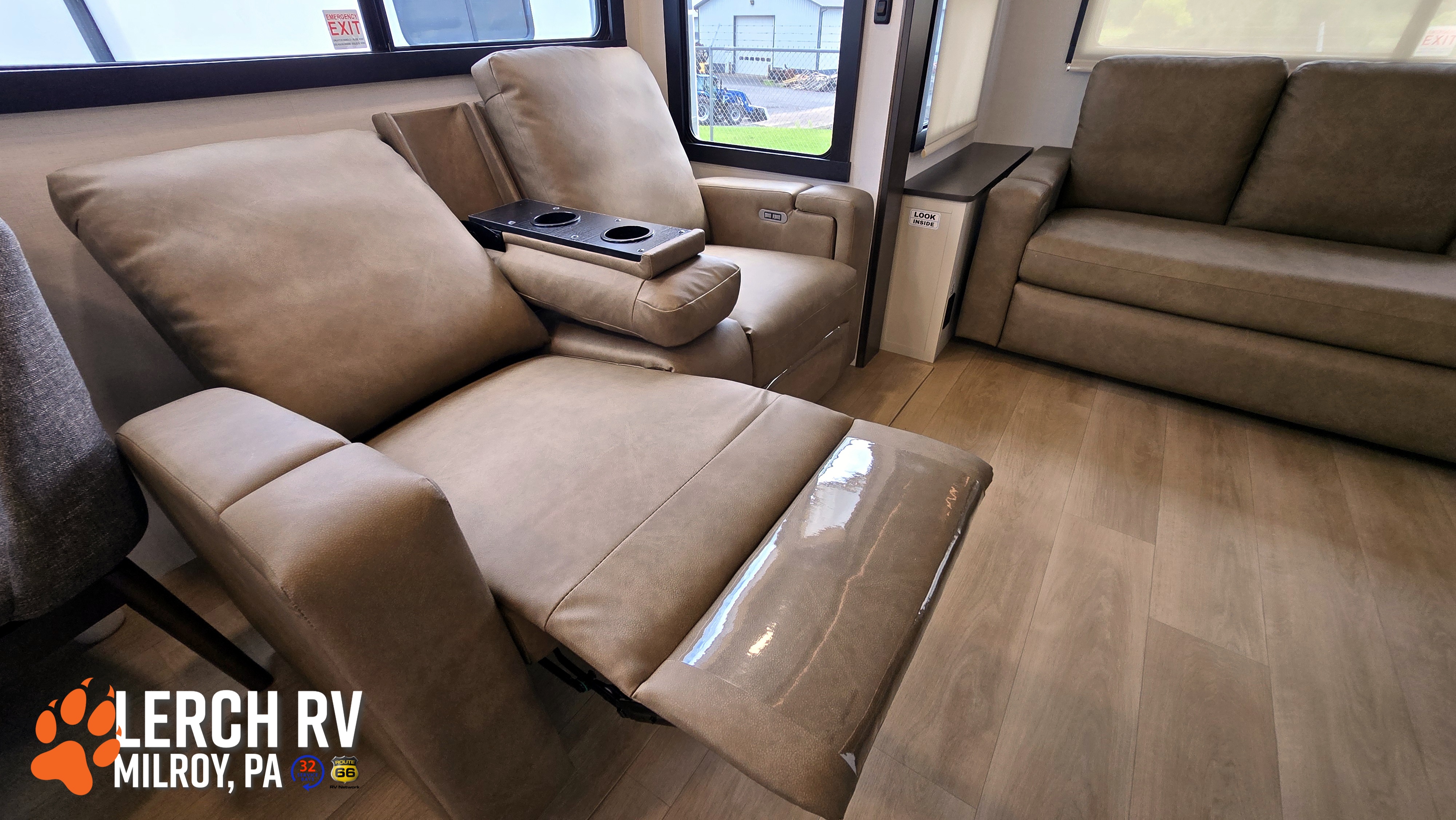 2027 Alliance RV Paradigm 310RL - Image 15