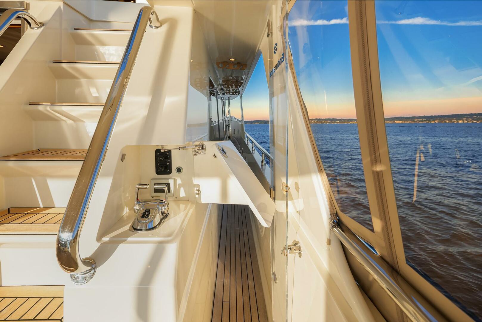 2014 Hampton 720 Skylounge LRC - Image 78