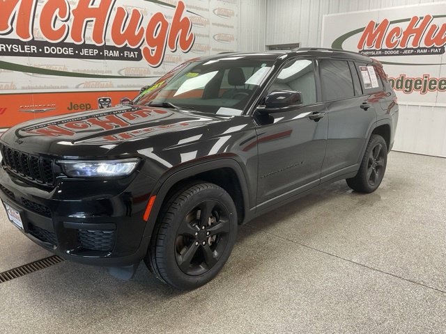 2023 Jeep Grand Cherokee L Utility 4D Altitude 4WD - Image 3