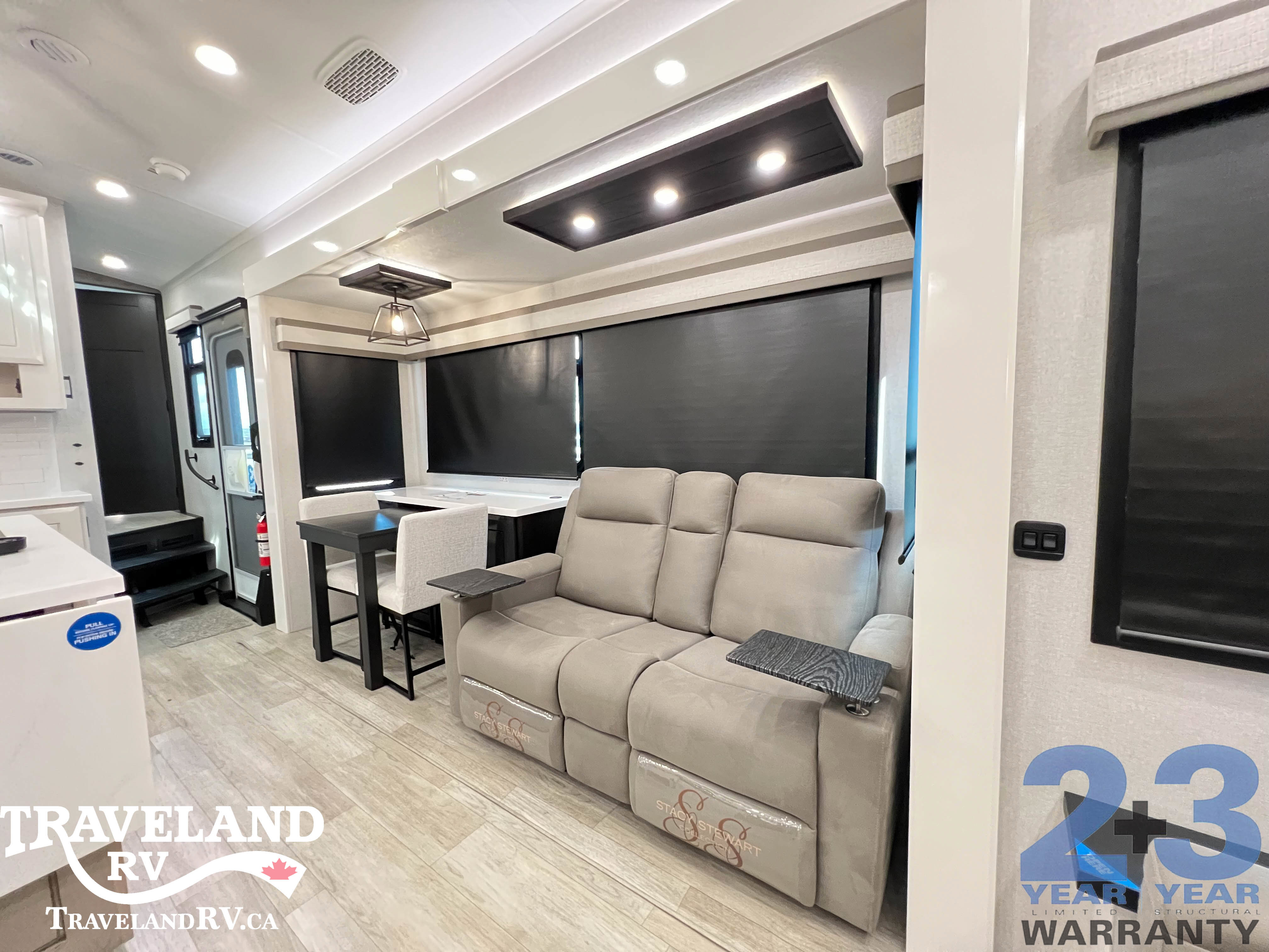 2026 Jayco Pinnacle 32RLTS - Image 14