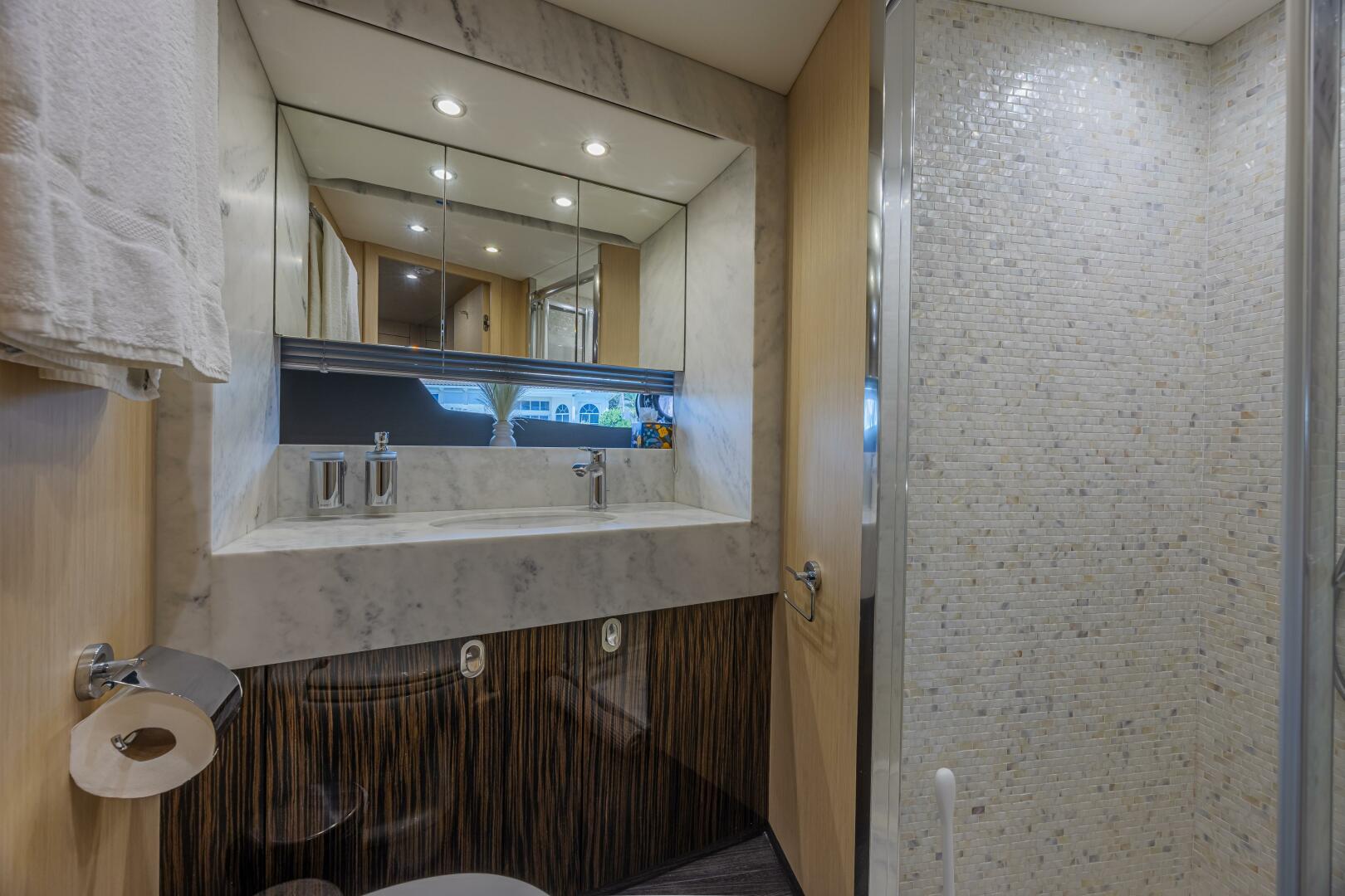 2017 Sunseeker 75 Yacht - Image 47