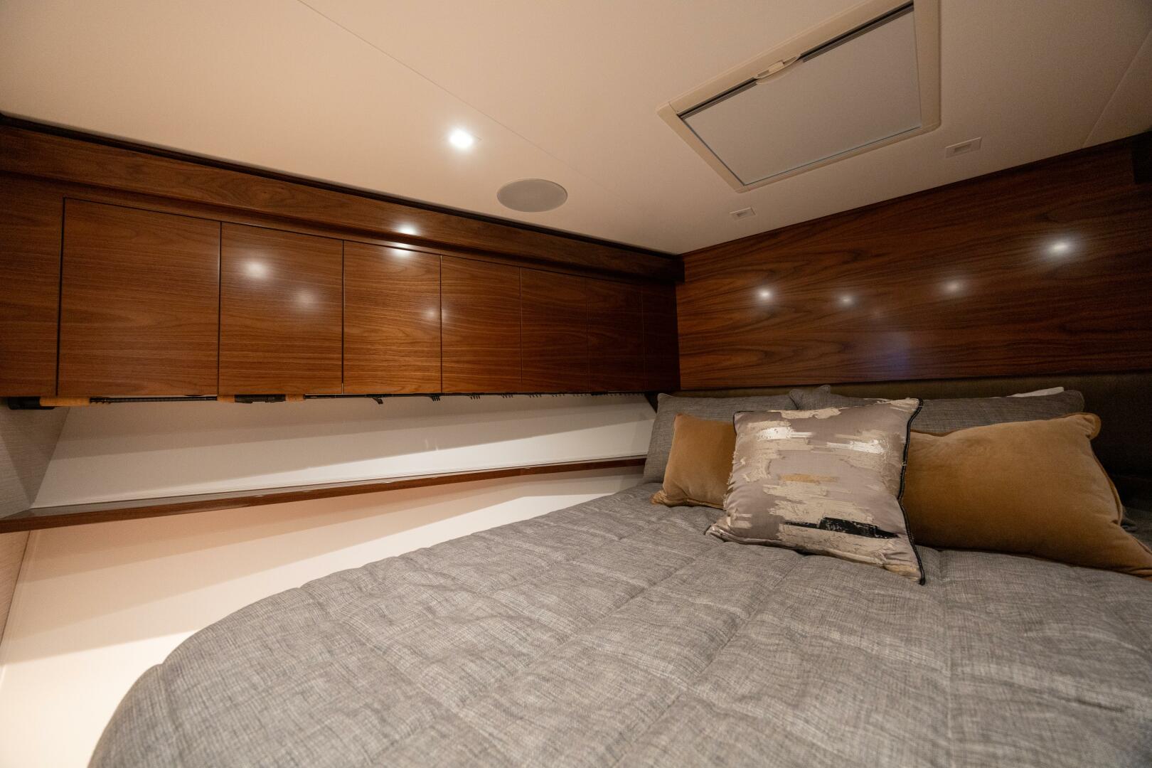 2025 Viking 82 Convertible - Image 25