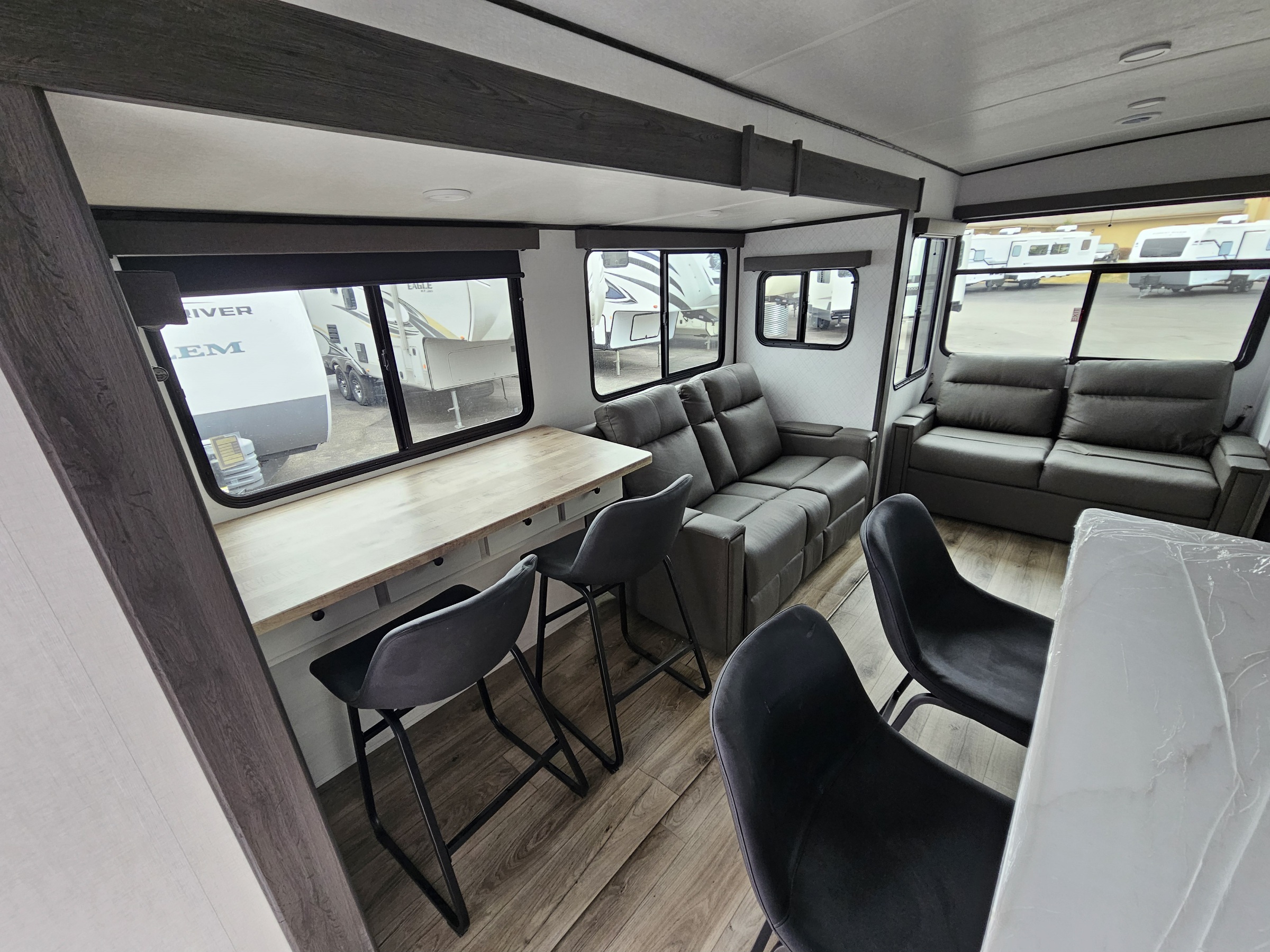 2026 Coachmen Northern Spirit 2975RL - Image 13