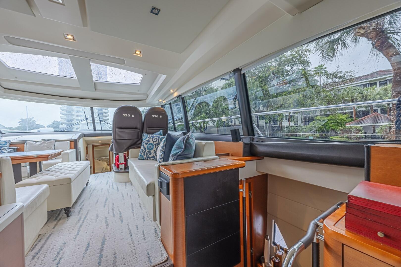 2013 Prestige 550S - Image 19