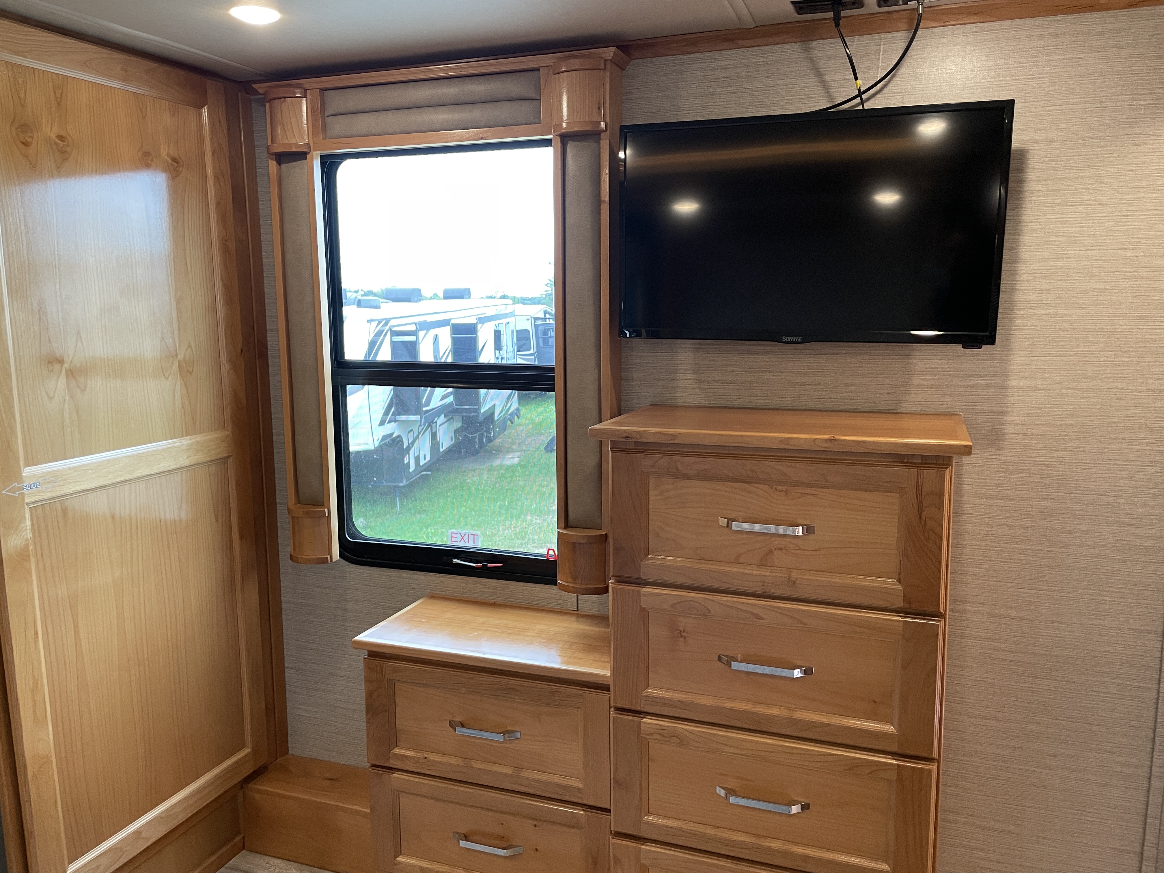 2020 Vanleigh RV Beacon 42RDB - Image 34