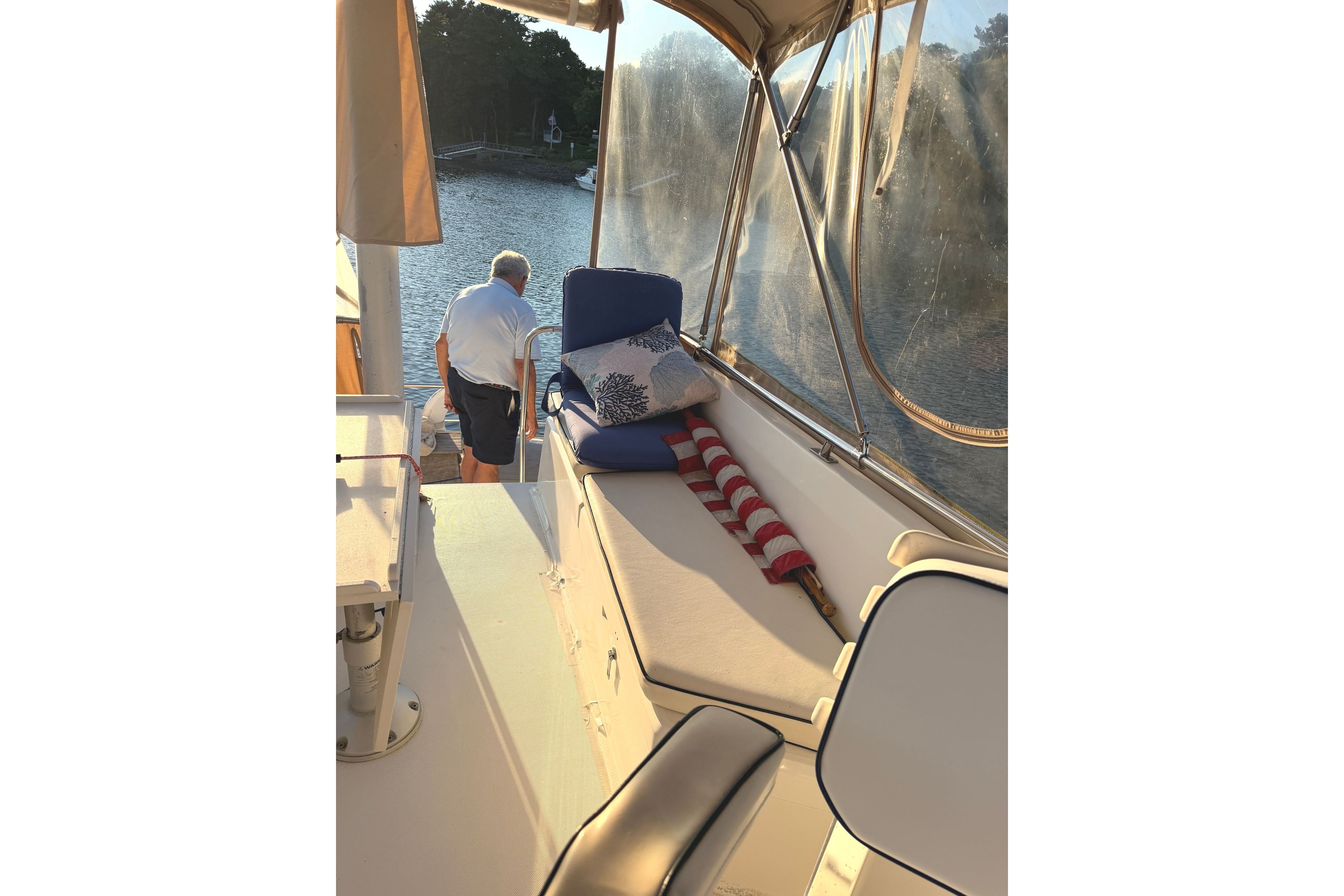 1998 Sabreline 36 AFT CABIN - Image 23