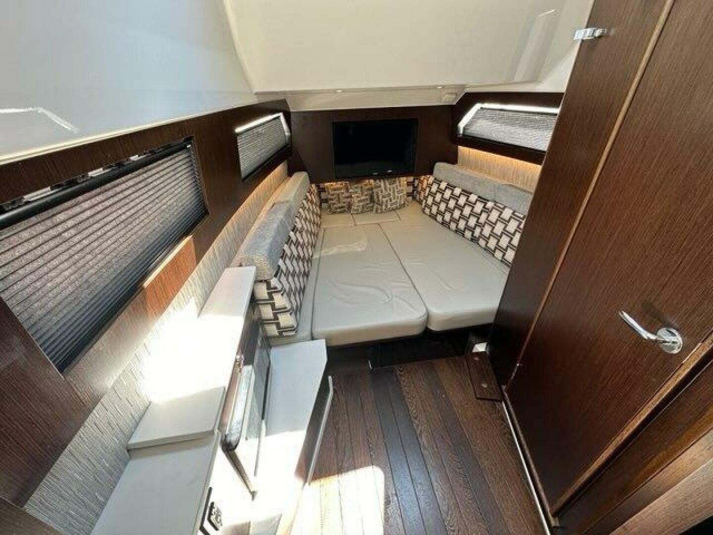 2021 PURSUIT S 428 Sport Base - Image 41