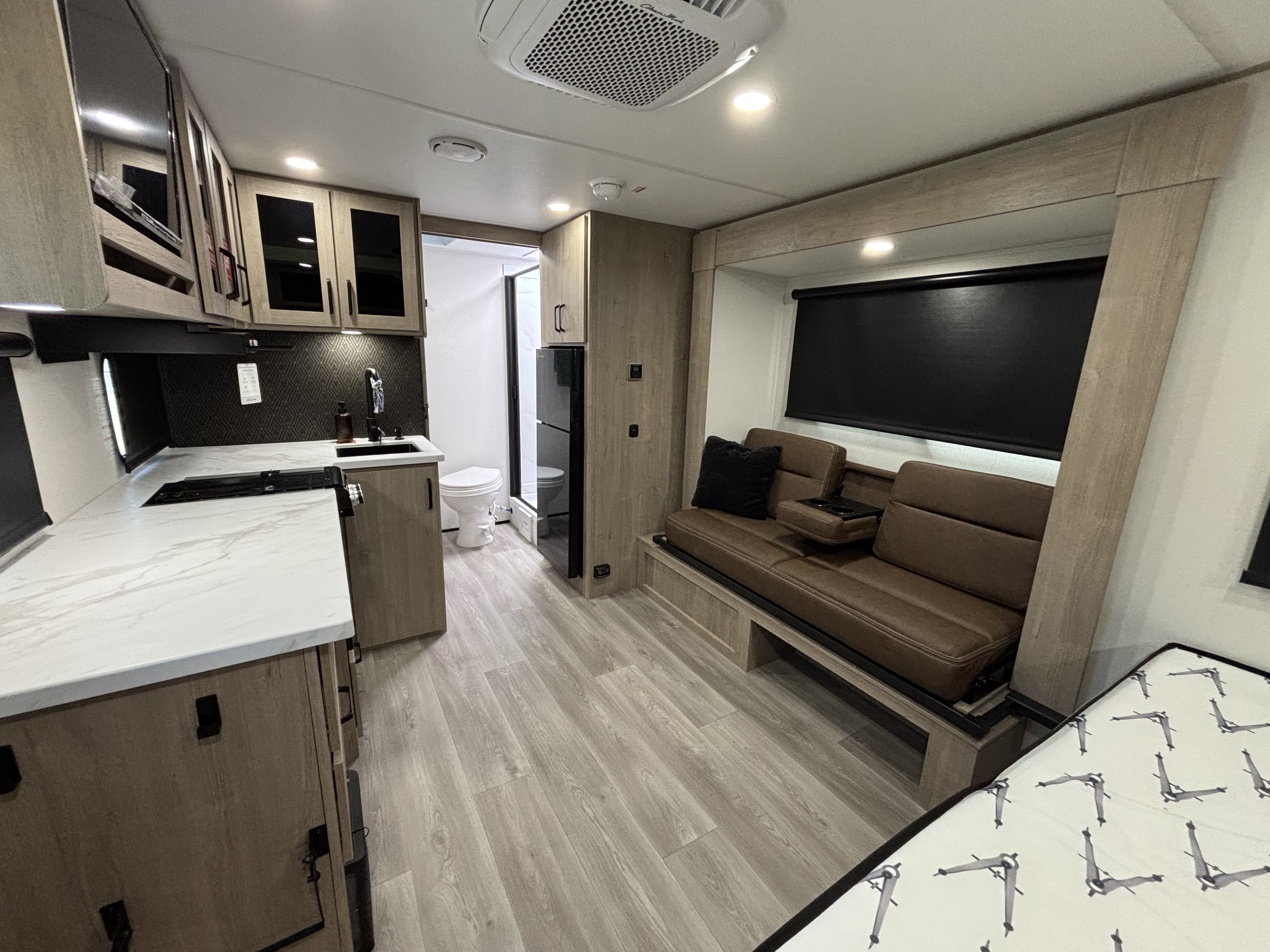 2026 Grand Design Imagine AIM 16MLA - Image 9