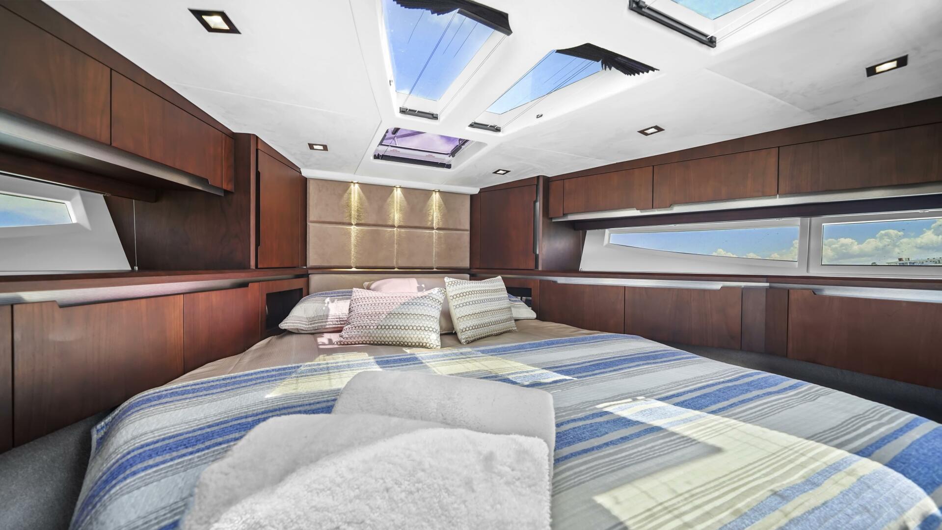 2022 Galeon 470 Sky - Image 2