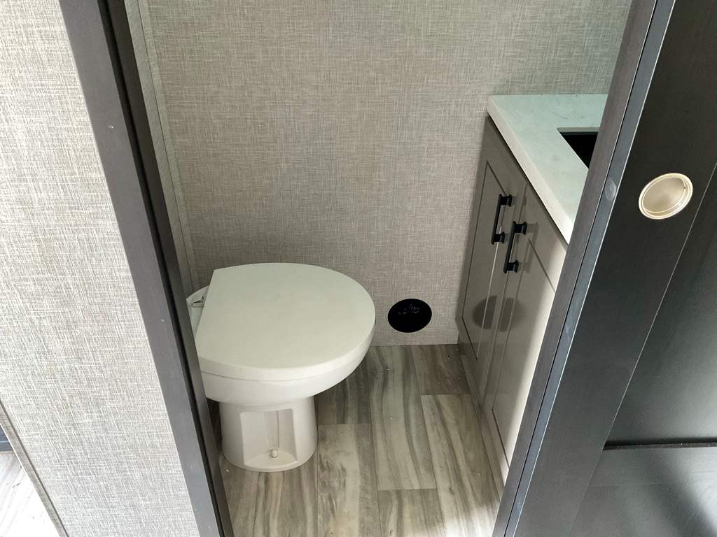 2025 JAYCO PINNACLE 38 FLGS - Image 25