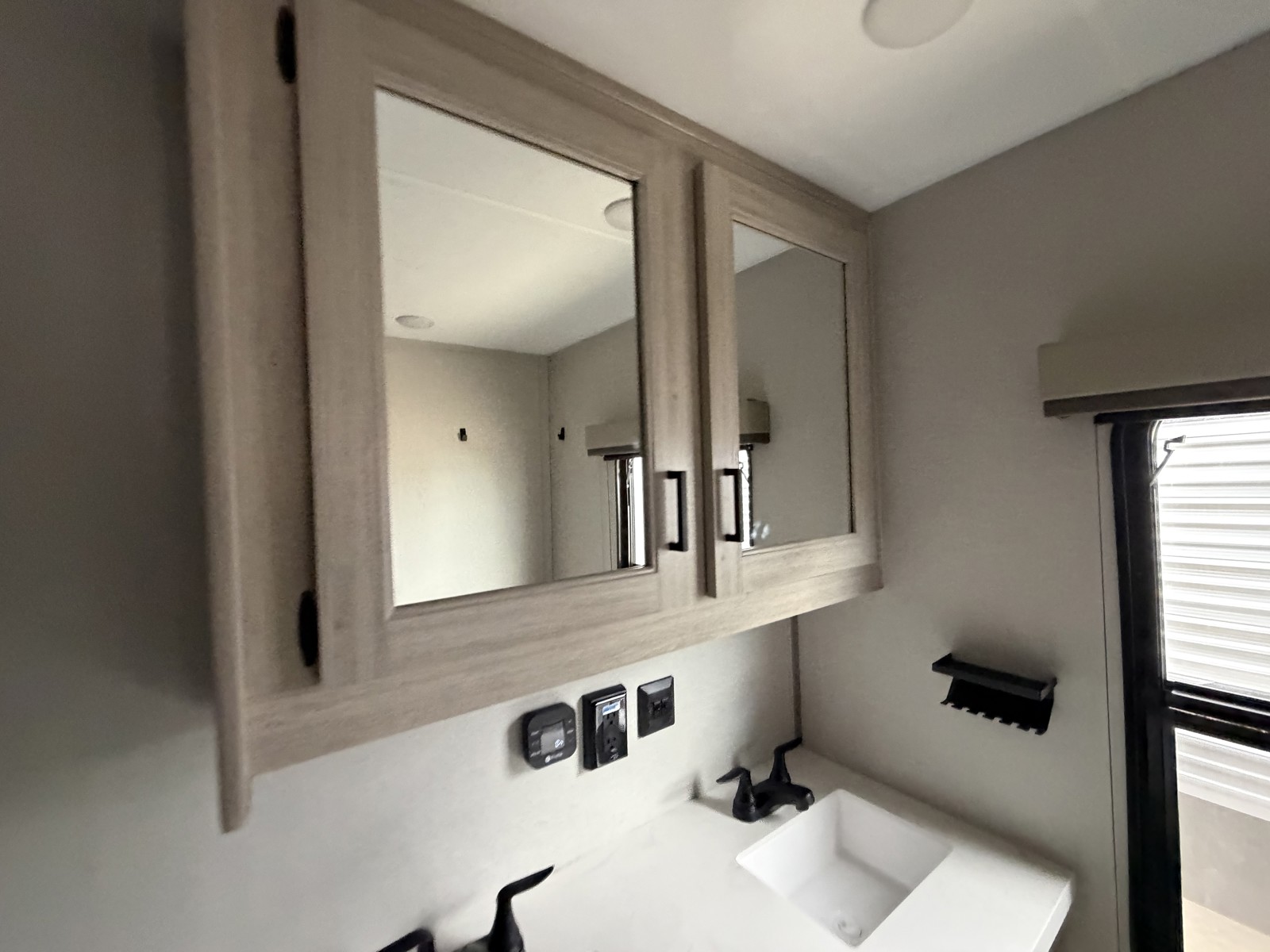 2026 COACHMEN CATALINA 44CONDO - Image 32