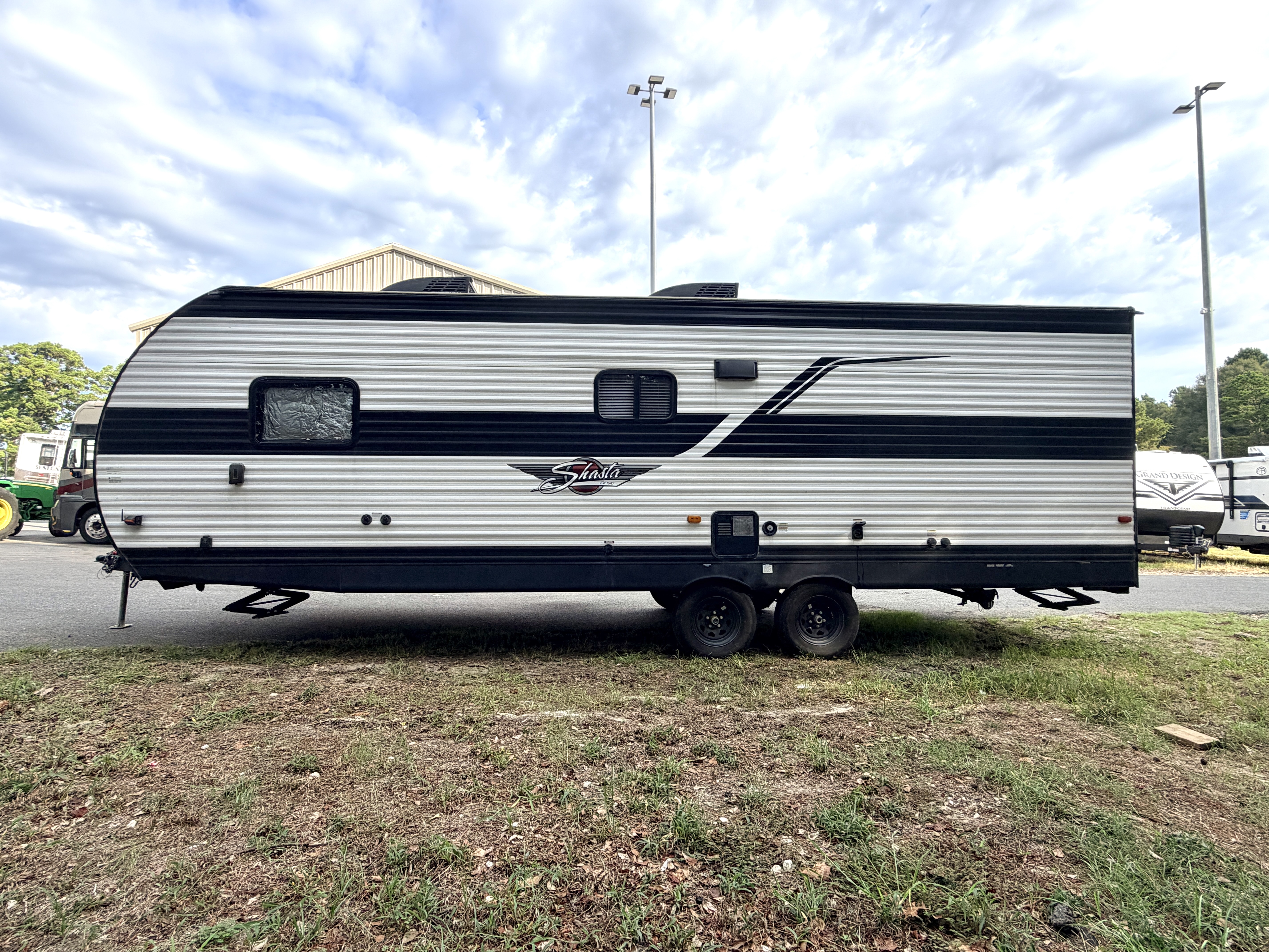 2024 Coachmen SHASTA 29BH - Image 3