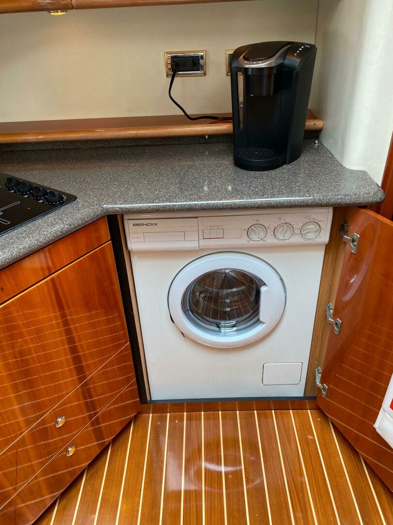 1998 Sunseeker 62 Manhattan - Image 28